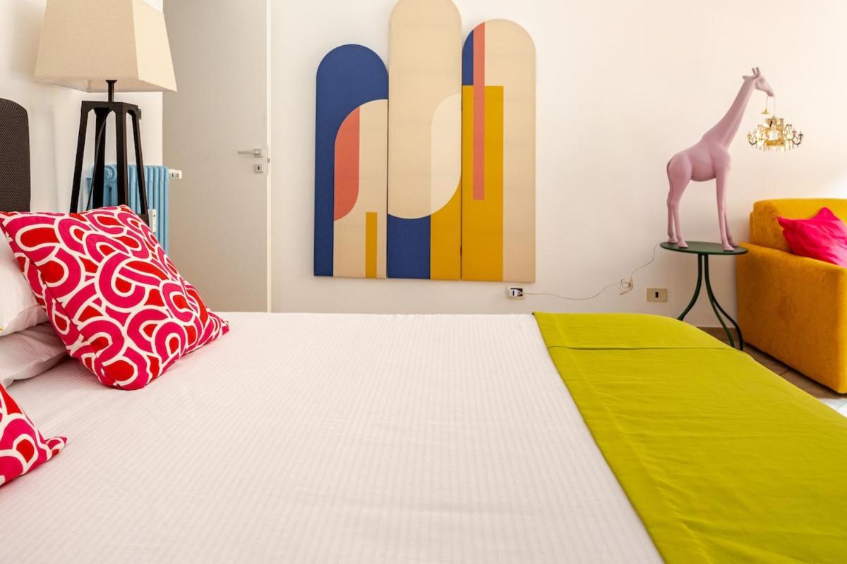 Funky 3BR Flat, Scenic Tram to Colosseum 7 Stops