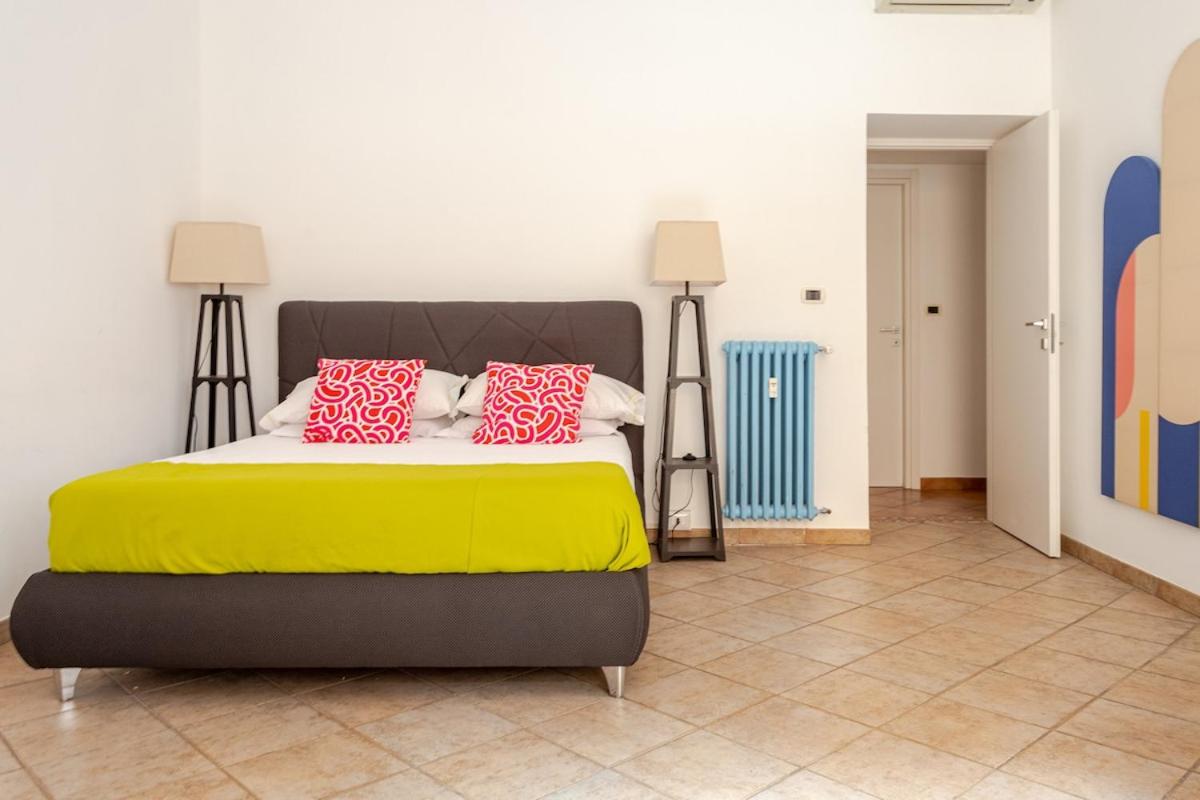 Funky 3BR Flat, Scenic Tram to Colosseum 7 Stops