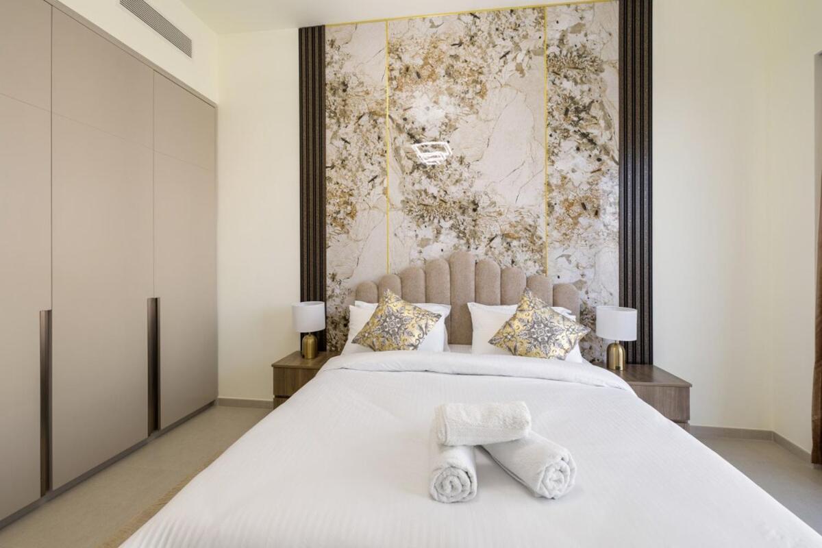 Grande 2BR Apartment with Burj Khalifa & Fountain Views