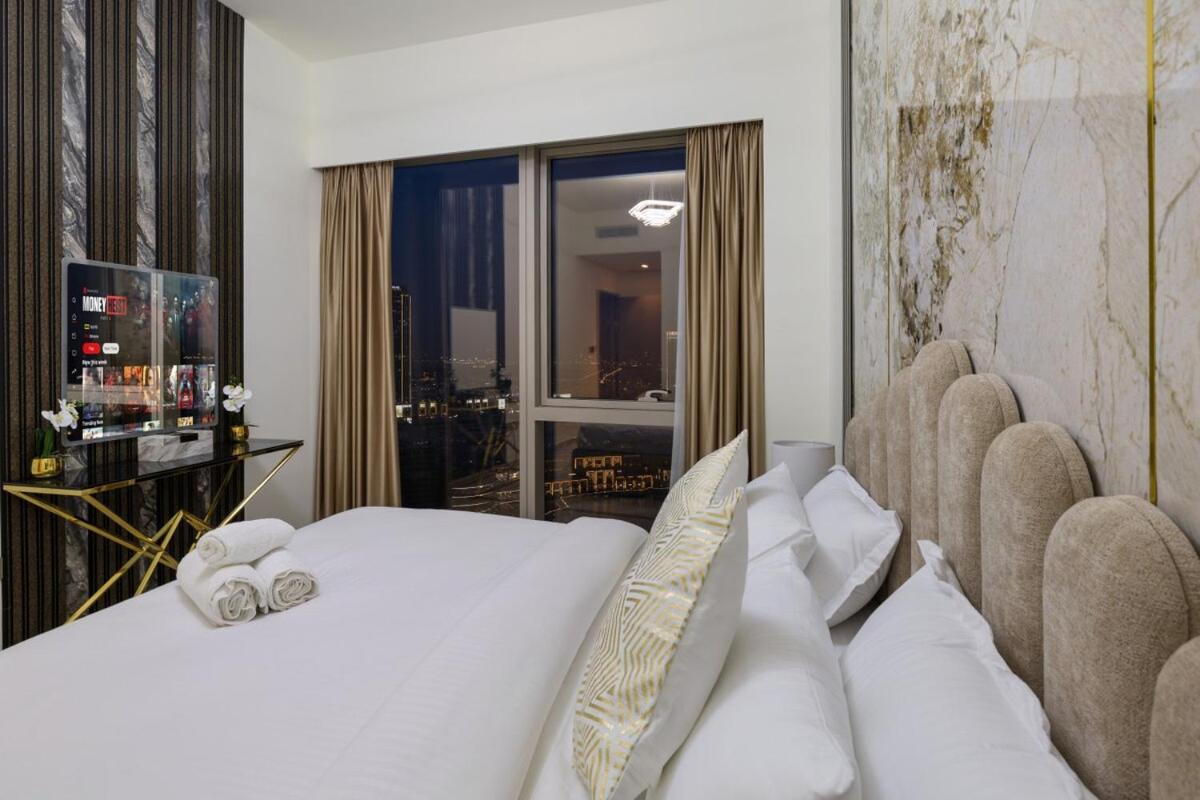 Grande 2BR Apartment with Burj Khalifa & Fountain Views