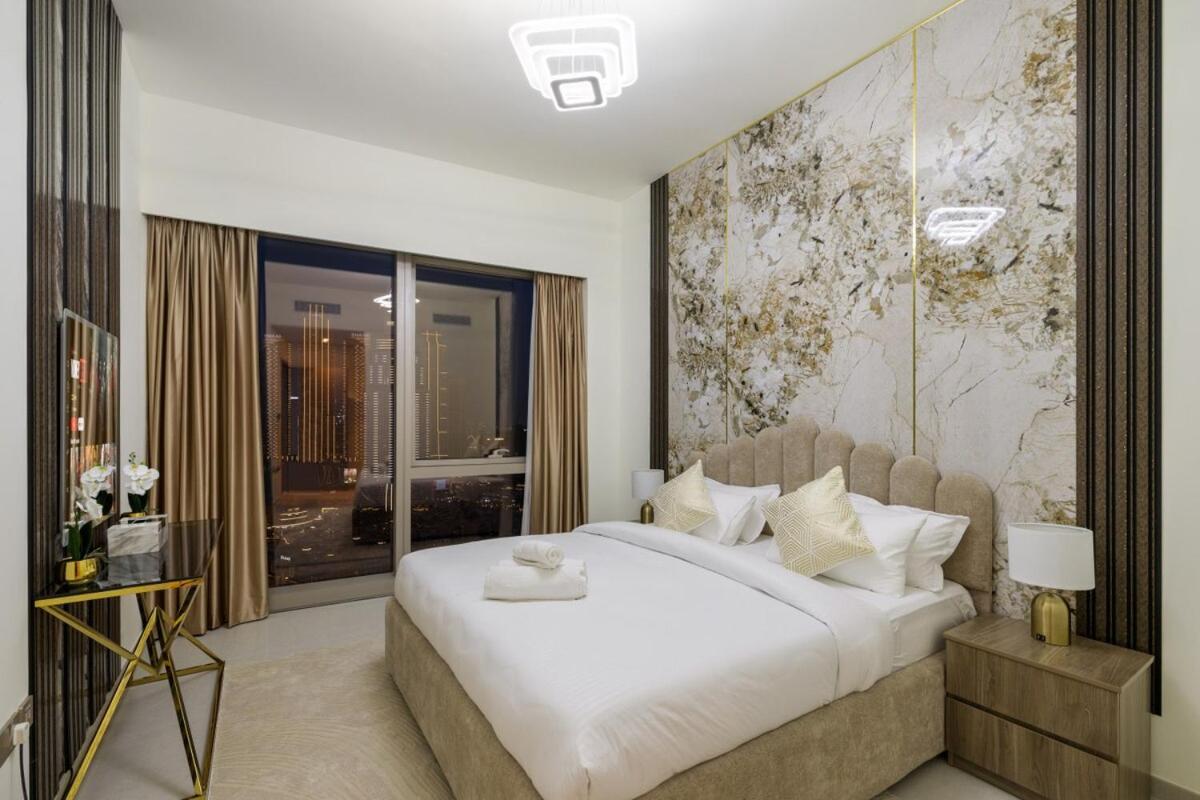 Grande 2BR Apartment with Burj Khalifa & Fountain Views