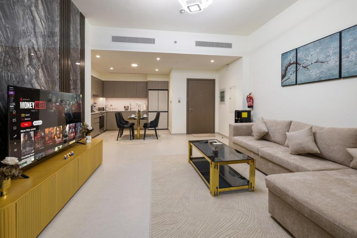 Grande 2BR Apartment with Burj Khalifa & Fountain Views