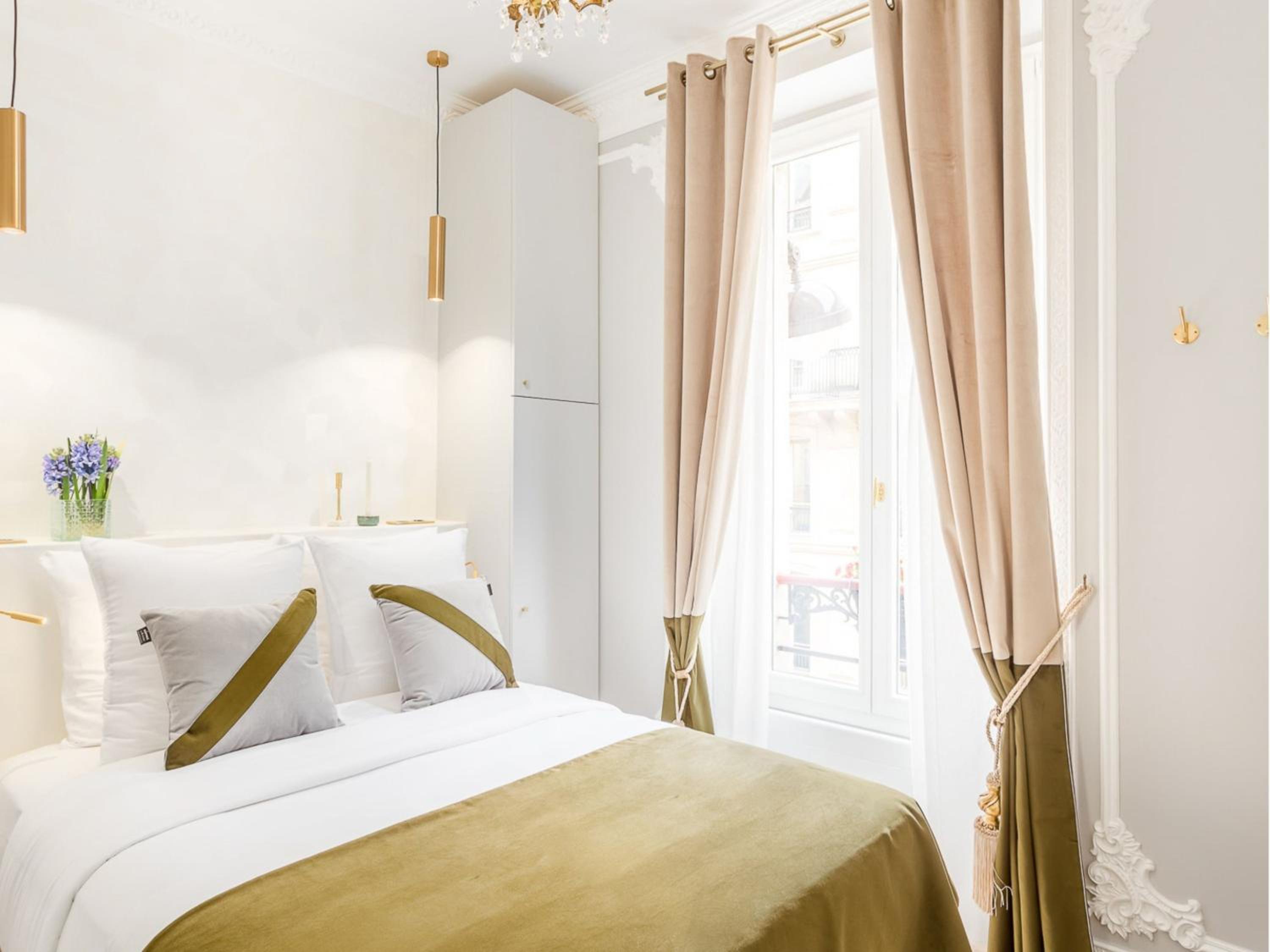 Merveil - Signature Suite - Louvre - Victoria