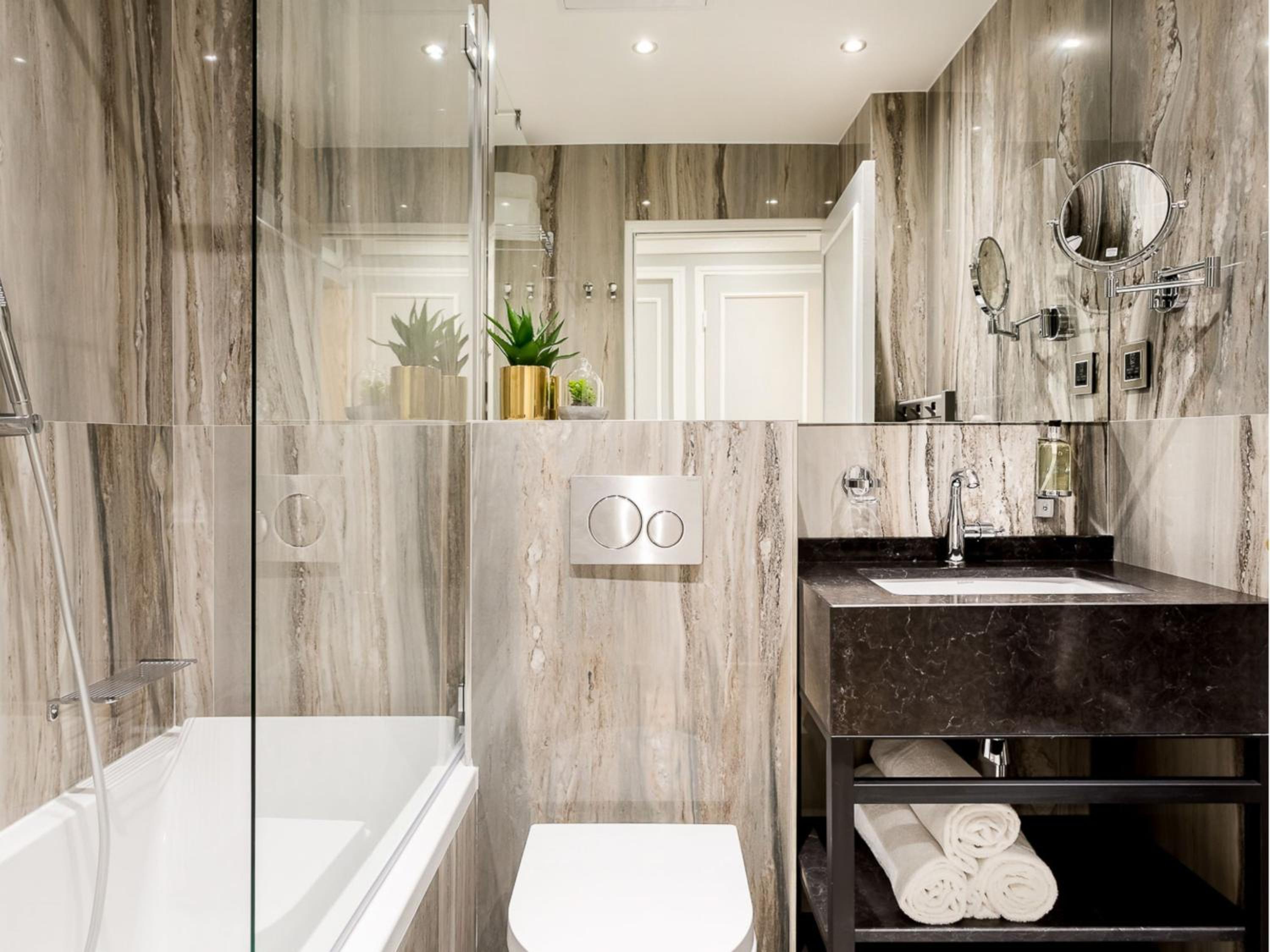 Merveil - Signature Suite - Louvre - Victoria