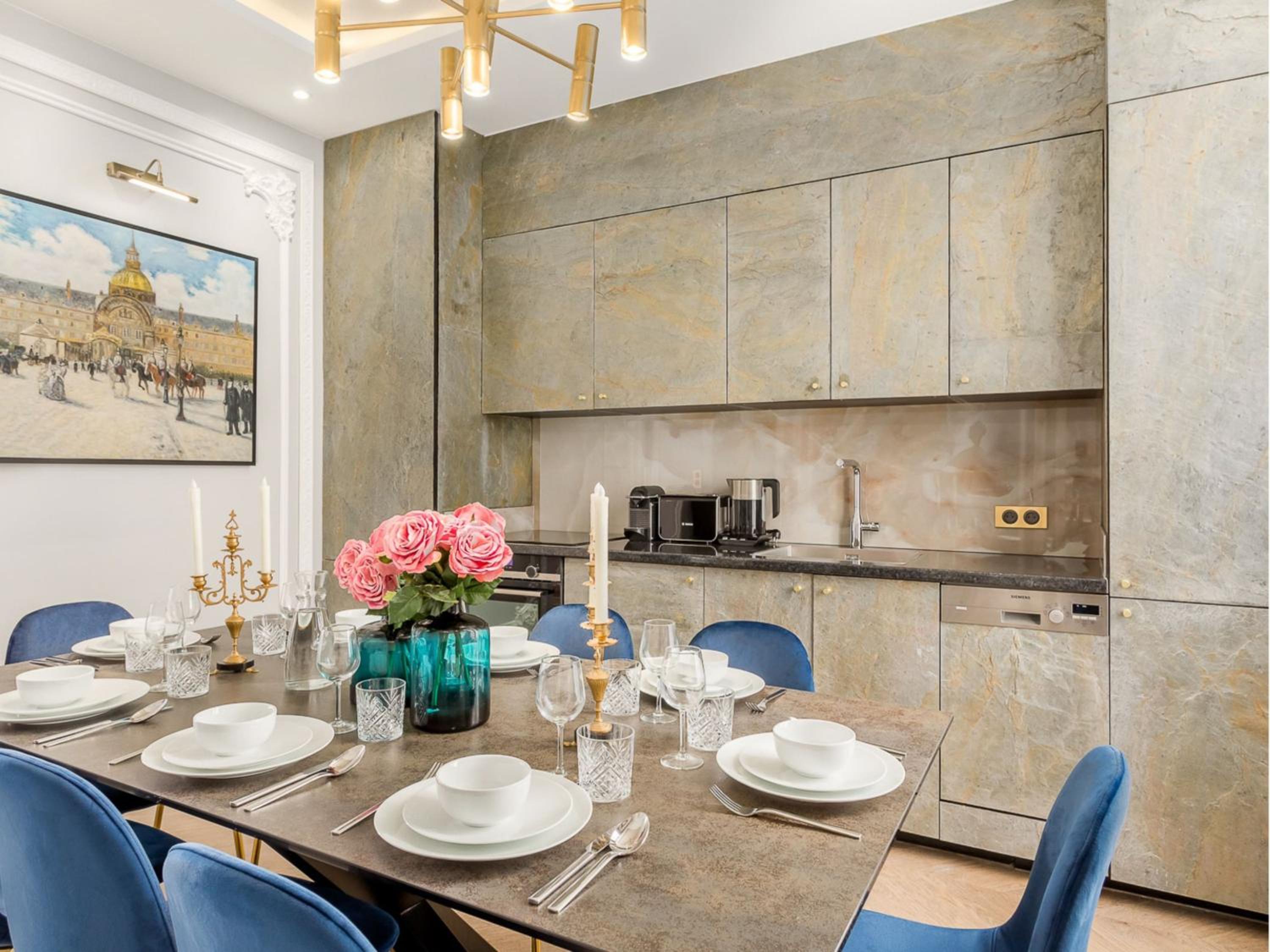 Merveil - Signature Suite - Louvre - Victoria