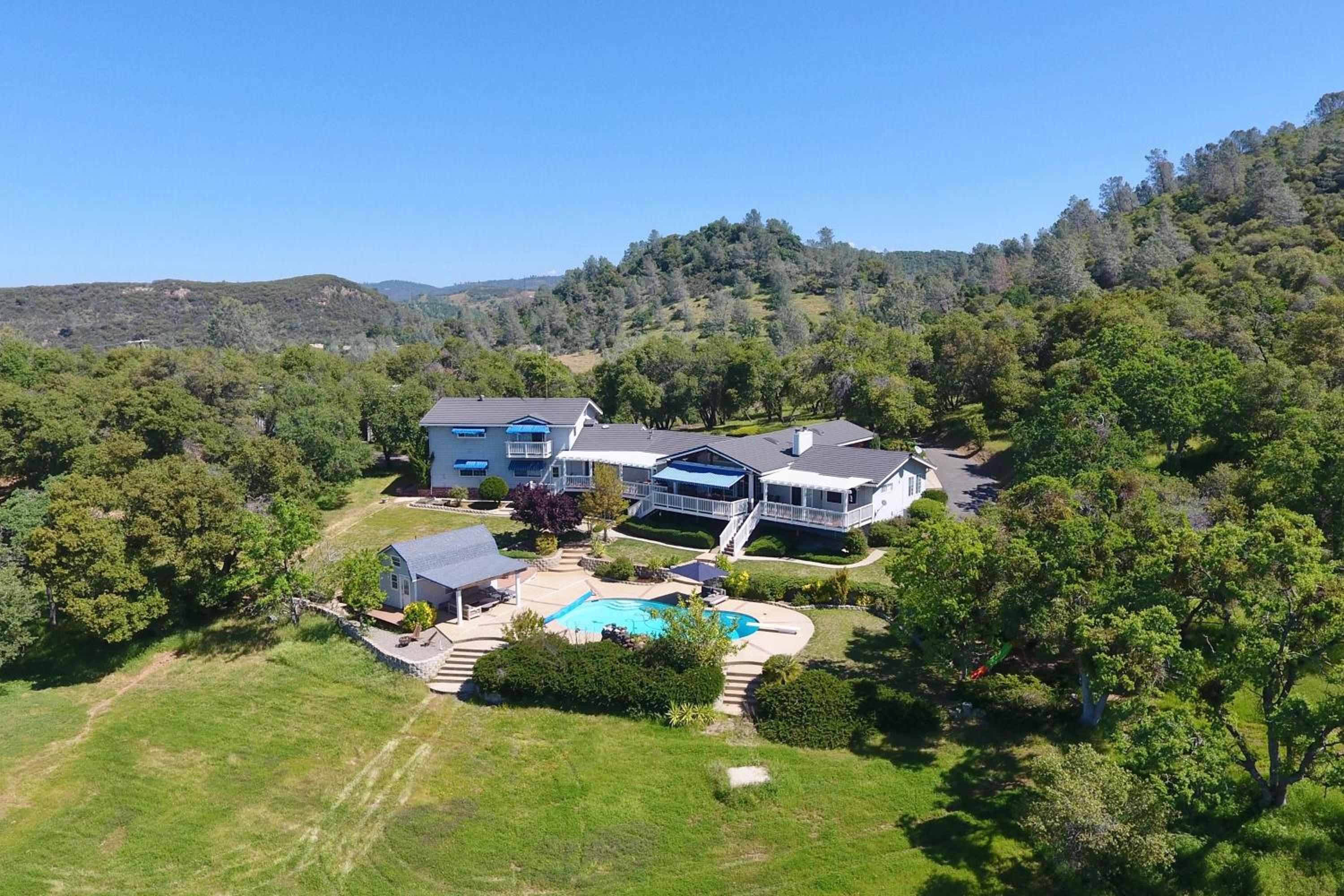 5BR Estate On Acreage with Private Pool, Near Hiking
