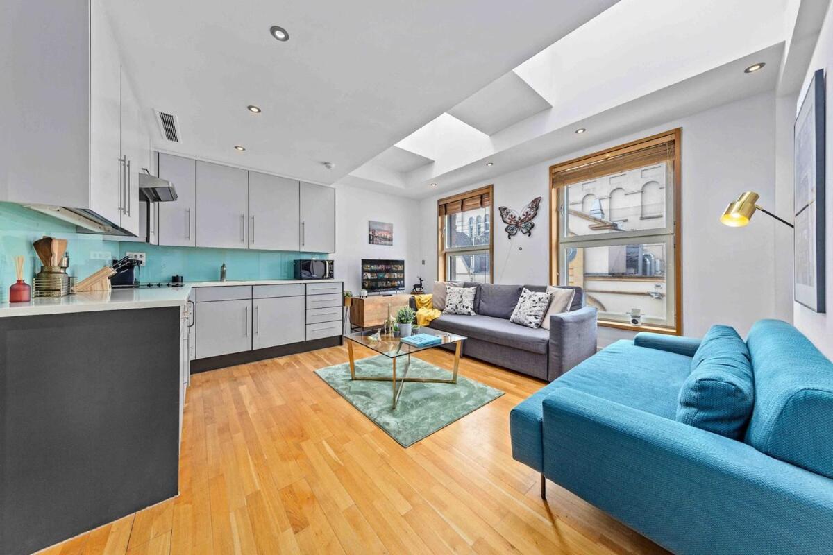 Piccadilly St James Mayfair in heart of London COV17