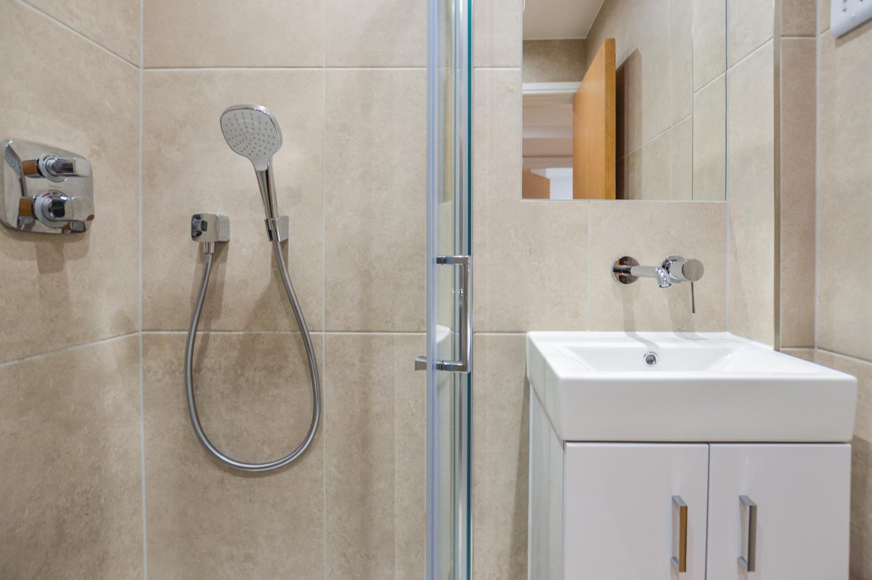 Westbourne Crescent Serviced Apartments