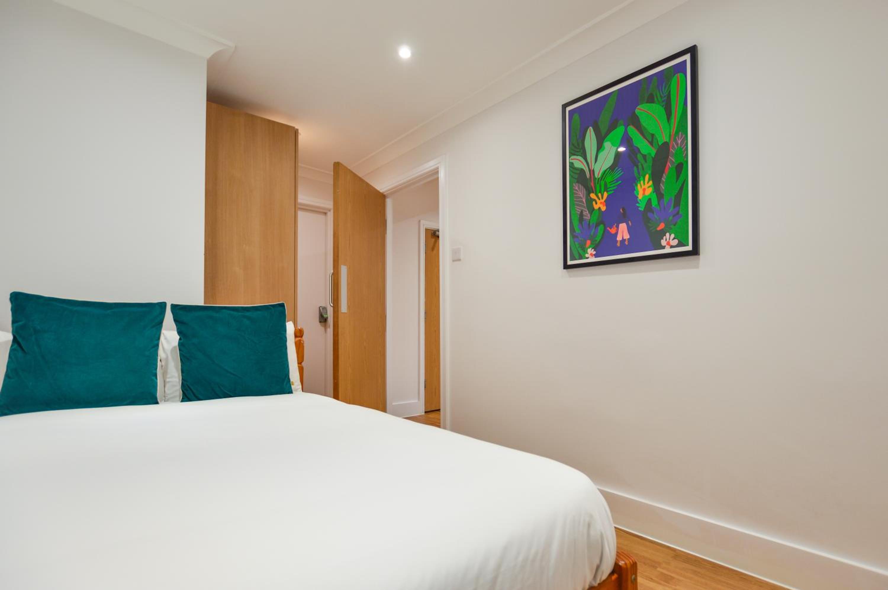 Westbourne Crescent Serviced Apartments