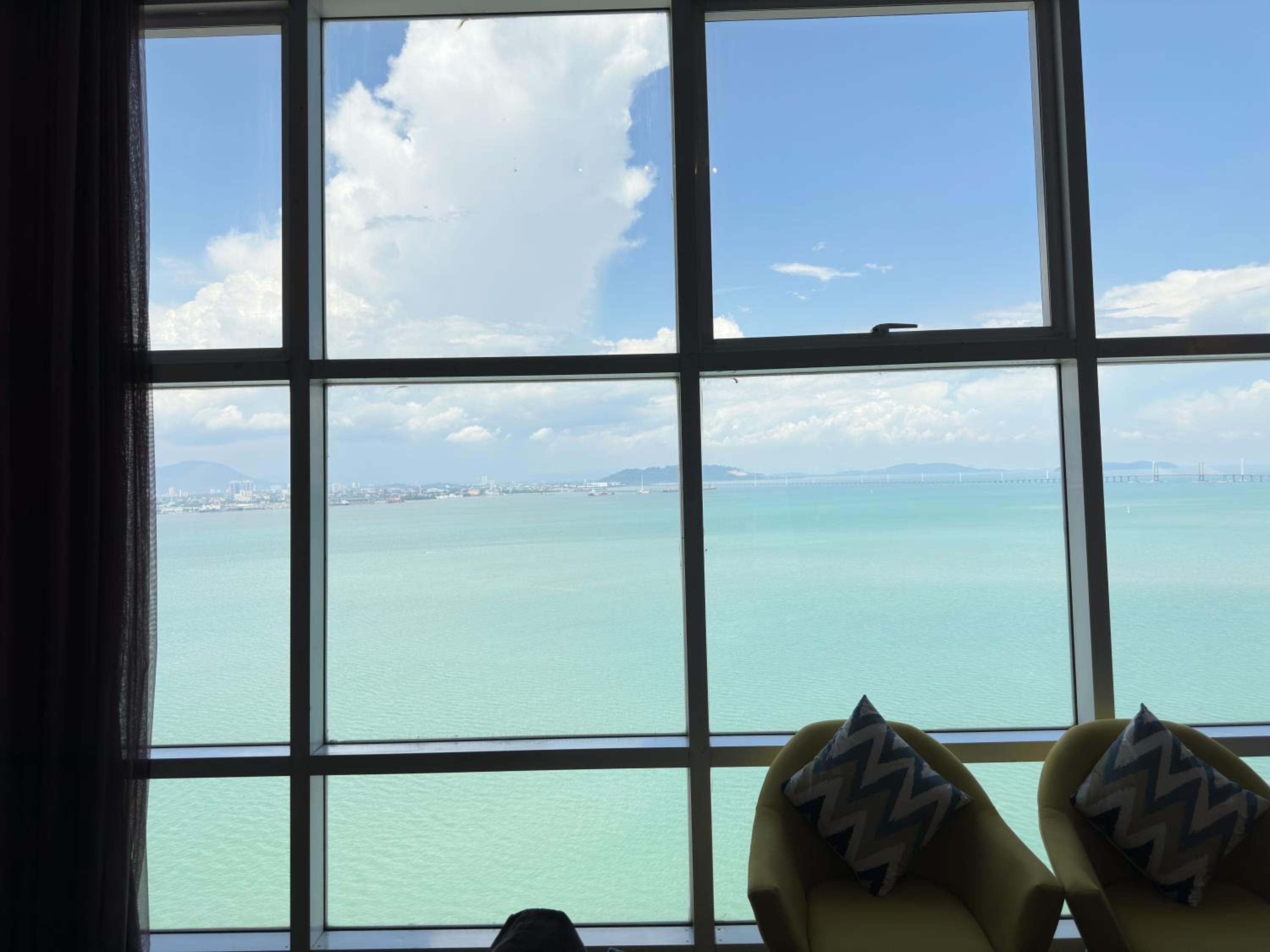 Seaview 2BR Duplex at Maritime Georgetown with Pool & Gym 73A