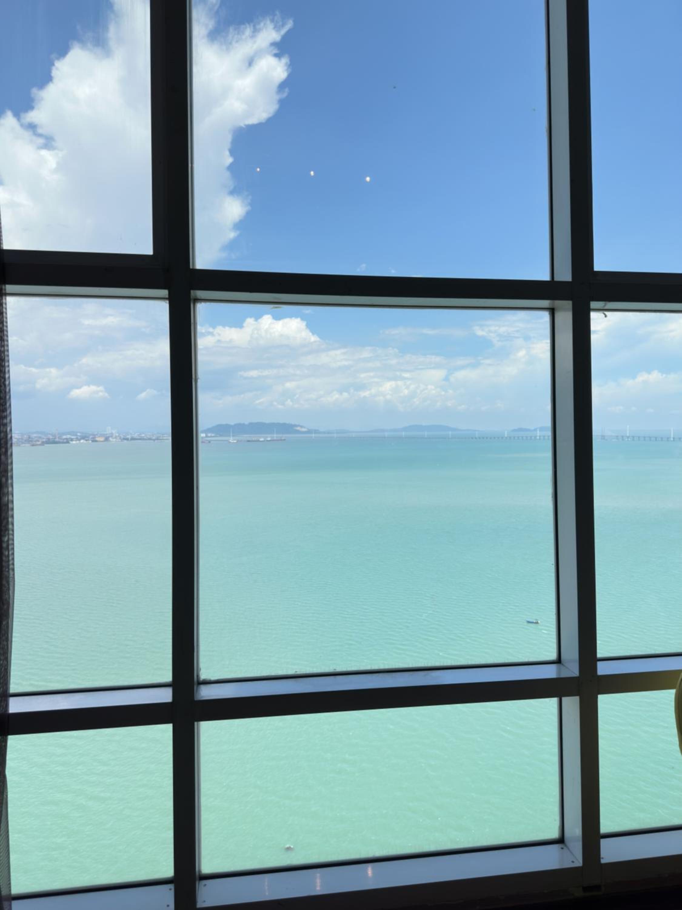 Seaview 2BR Duplex at Maritime Georgetown with Pool & Gym 73A