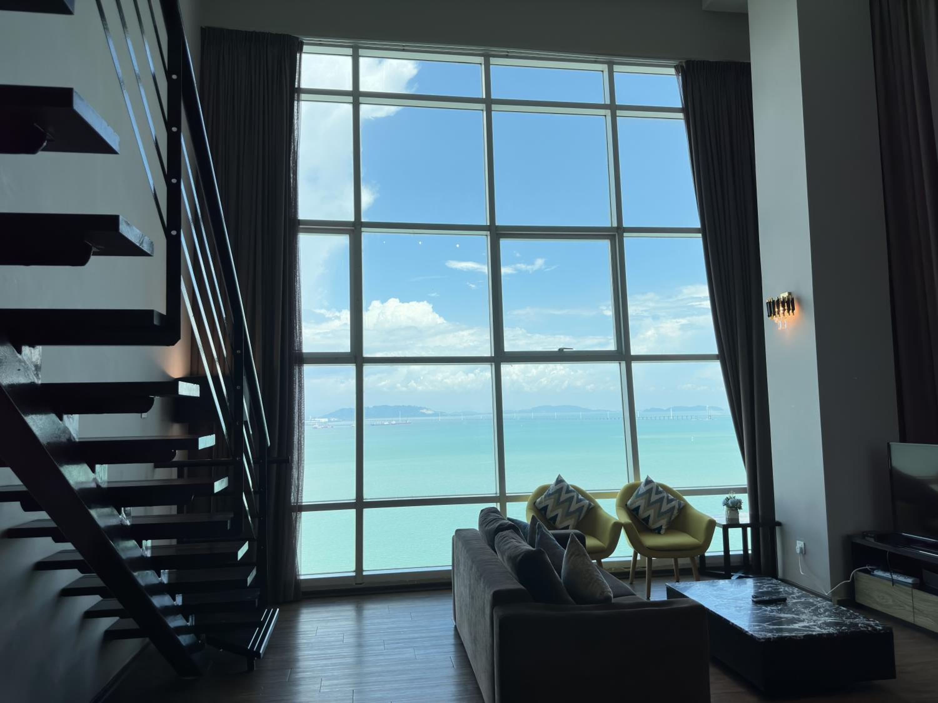 Seaview 2BR Duplex at Maritime Georgetown with Pool & Gym 73A