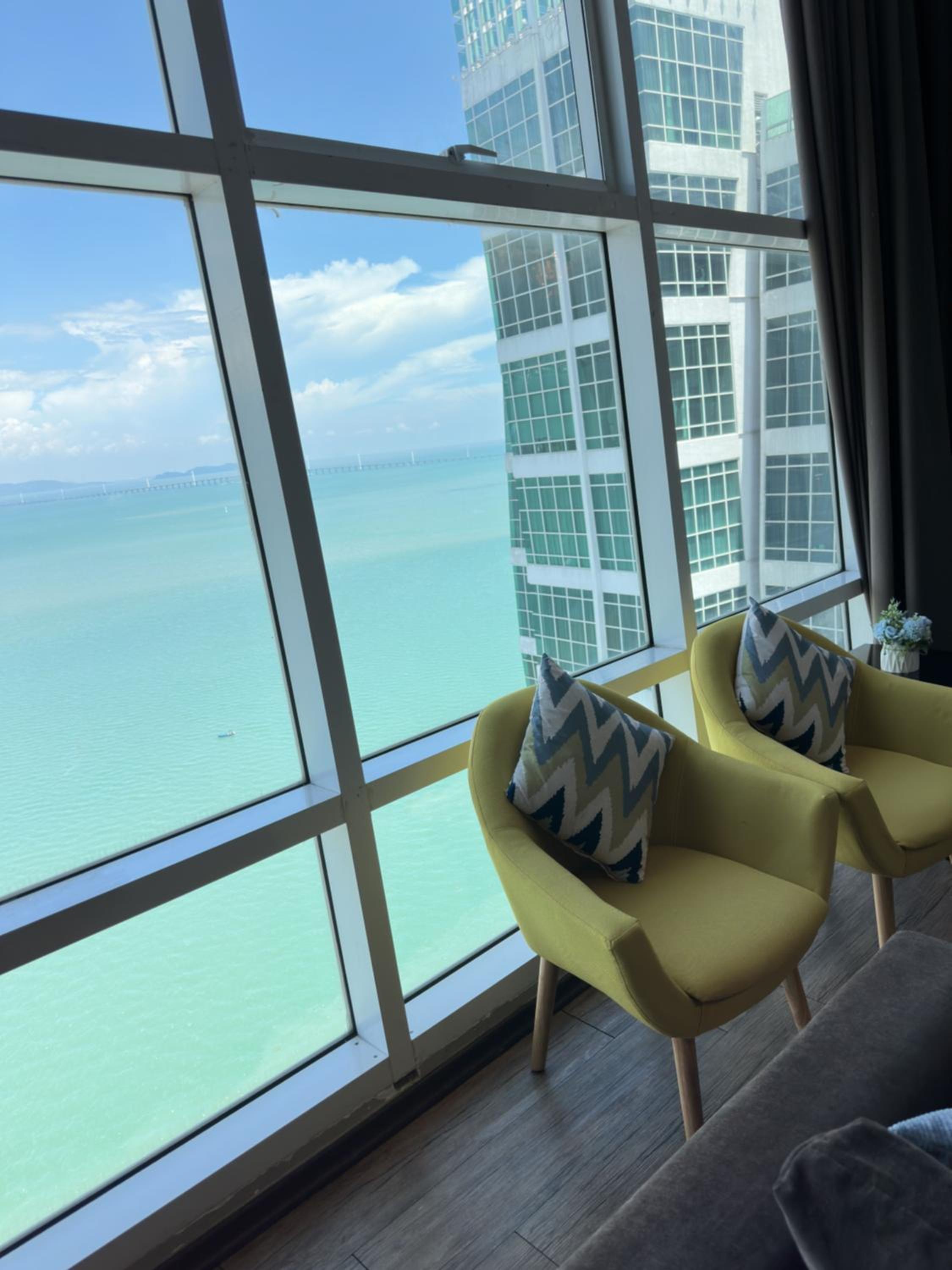 Seaview 2BR Duplex at Maritime Georgetown with Pool & Gym 73A