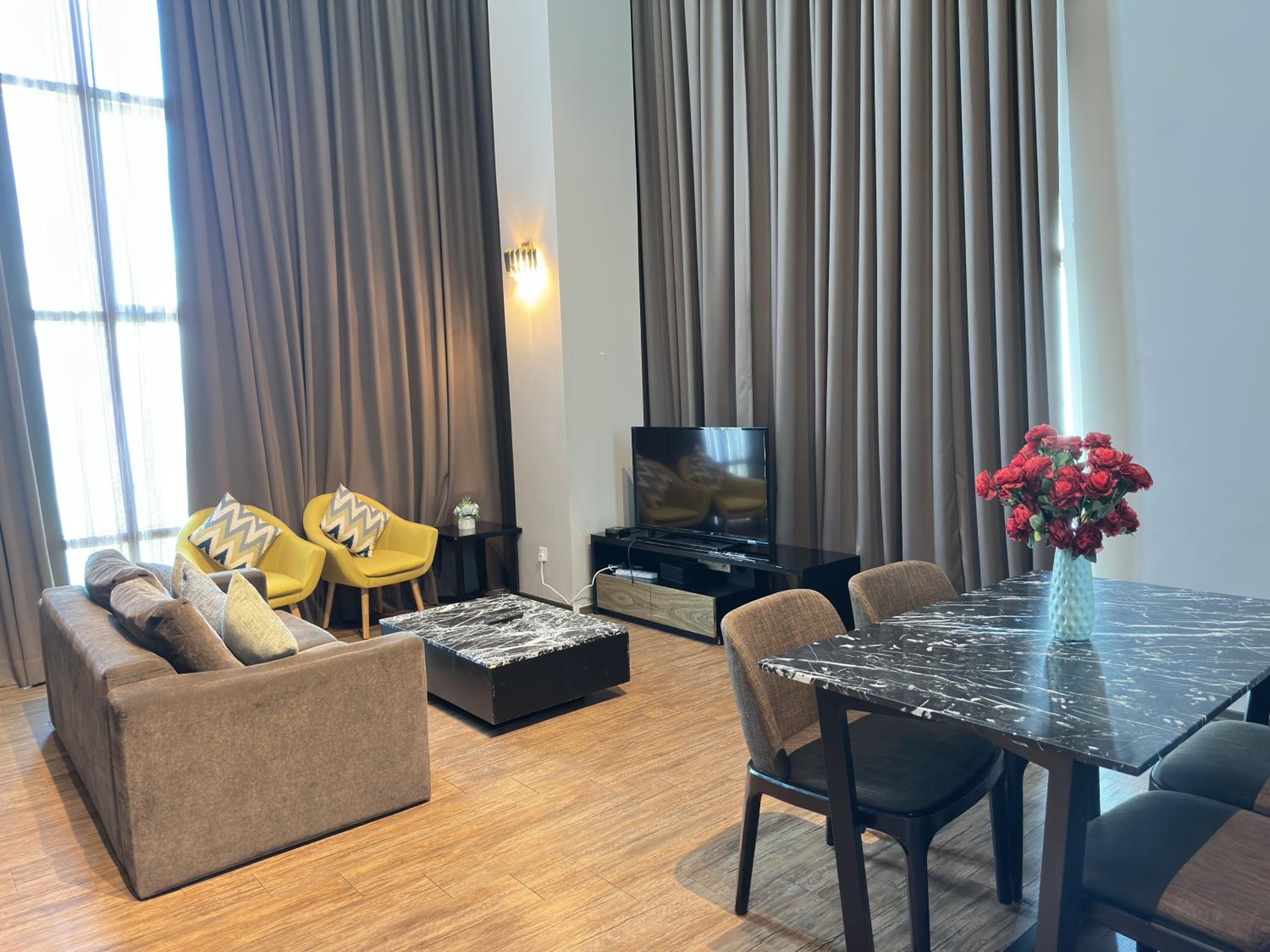 Seaview 2BR Duplex at Maritime Georgetown with Pool & Gym 73A