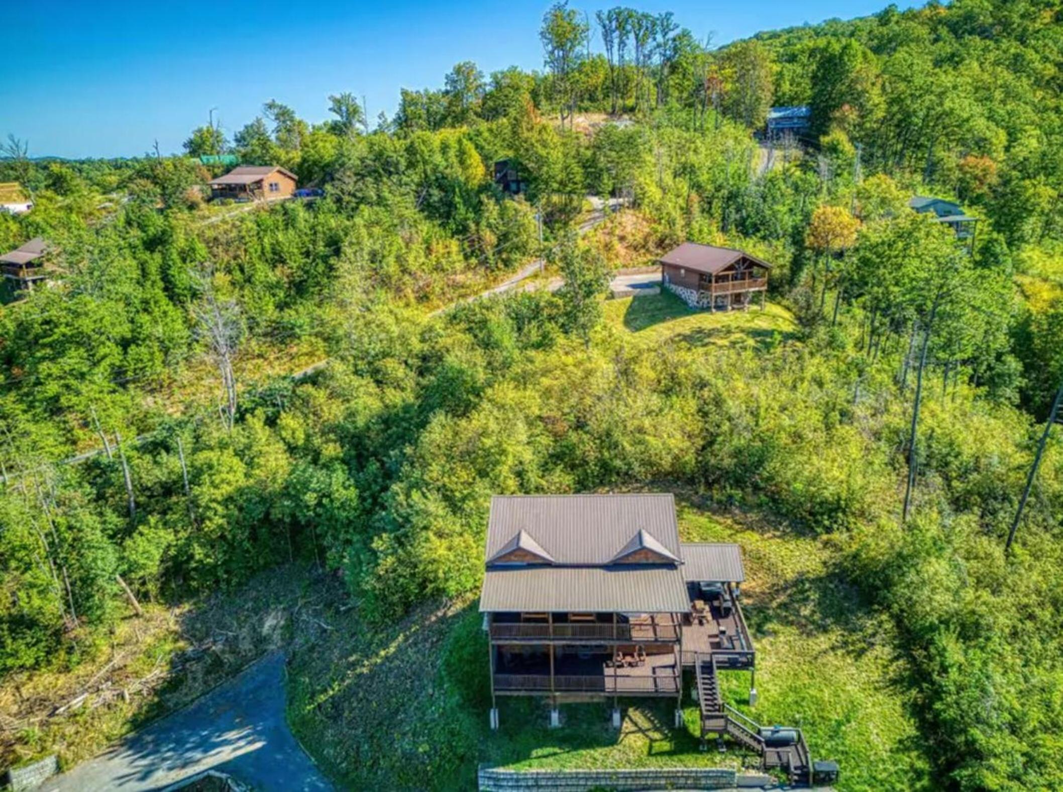 Timber Log Cabin Hot Tub,Pool Table Games MORE