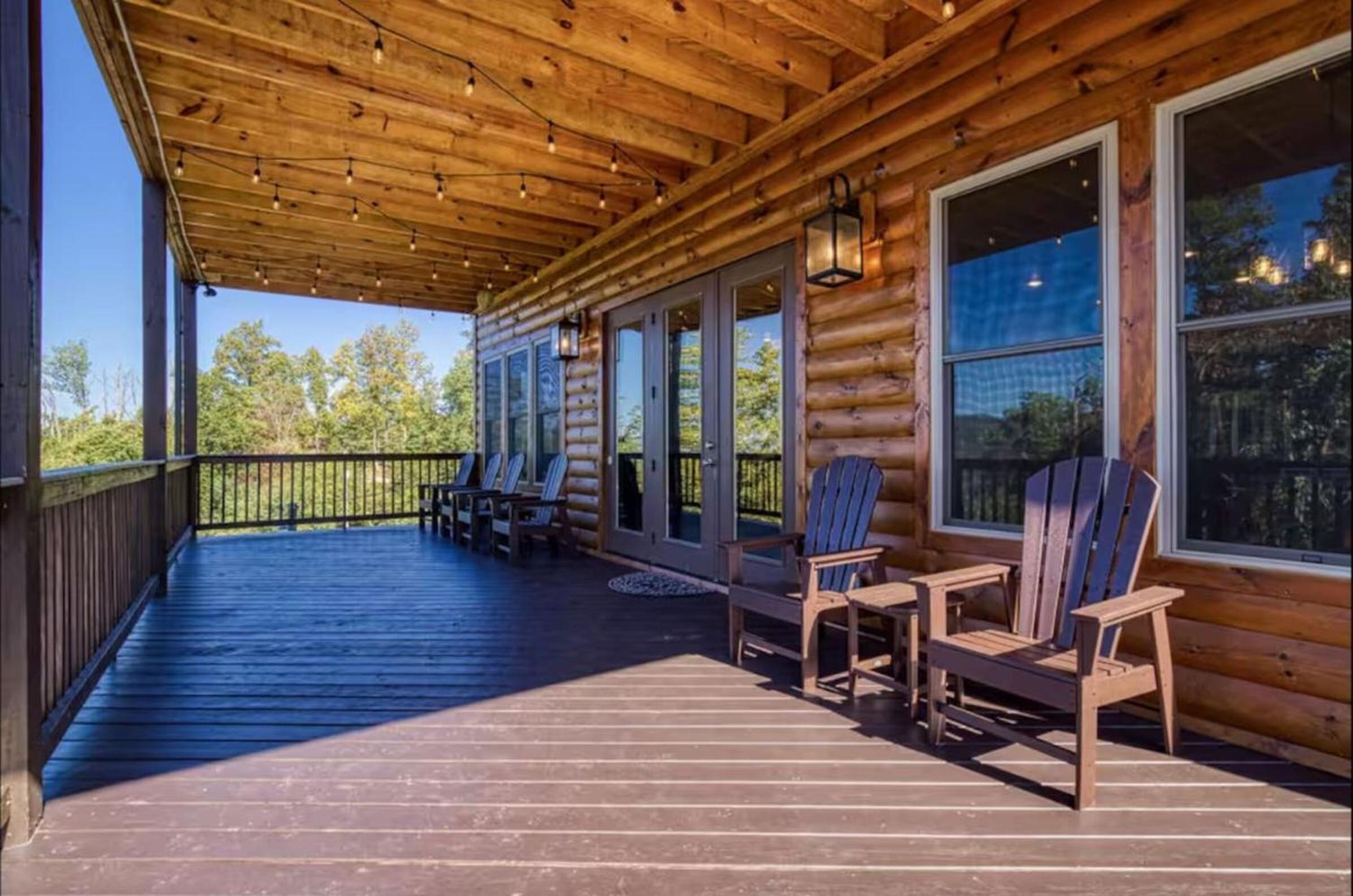 Timber Log Cabin Hot Tub,Pool Table Games MORE