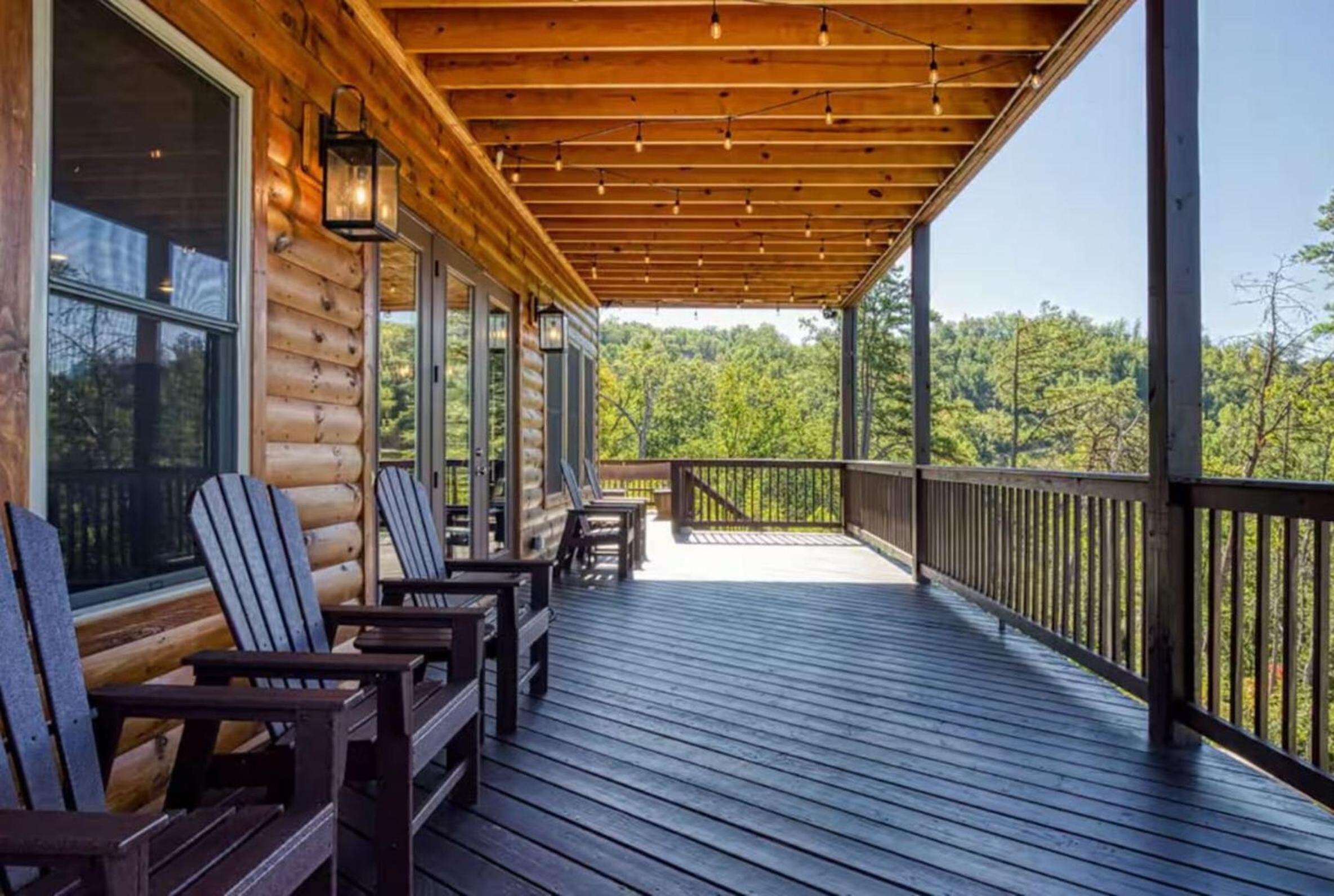 Timber Log Cabin Hot Tub,Pool Table Games MORE