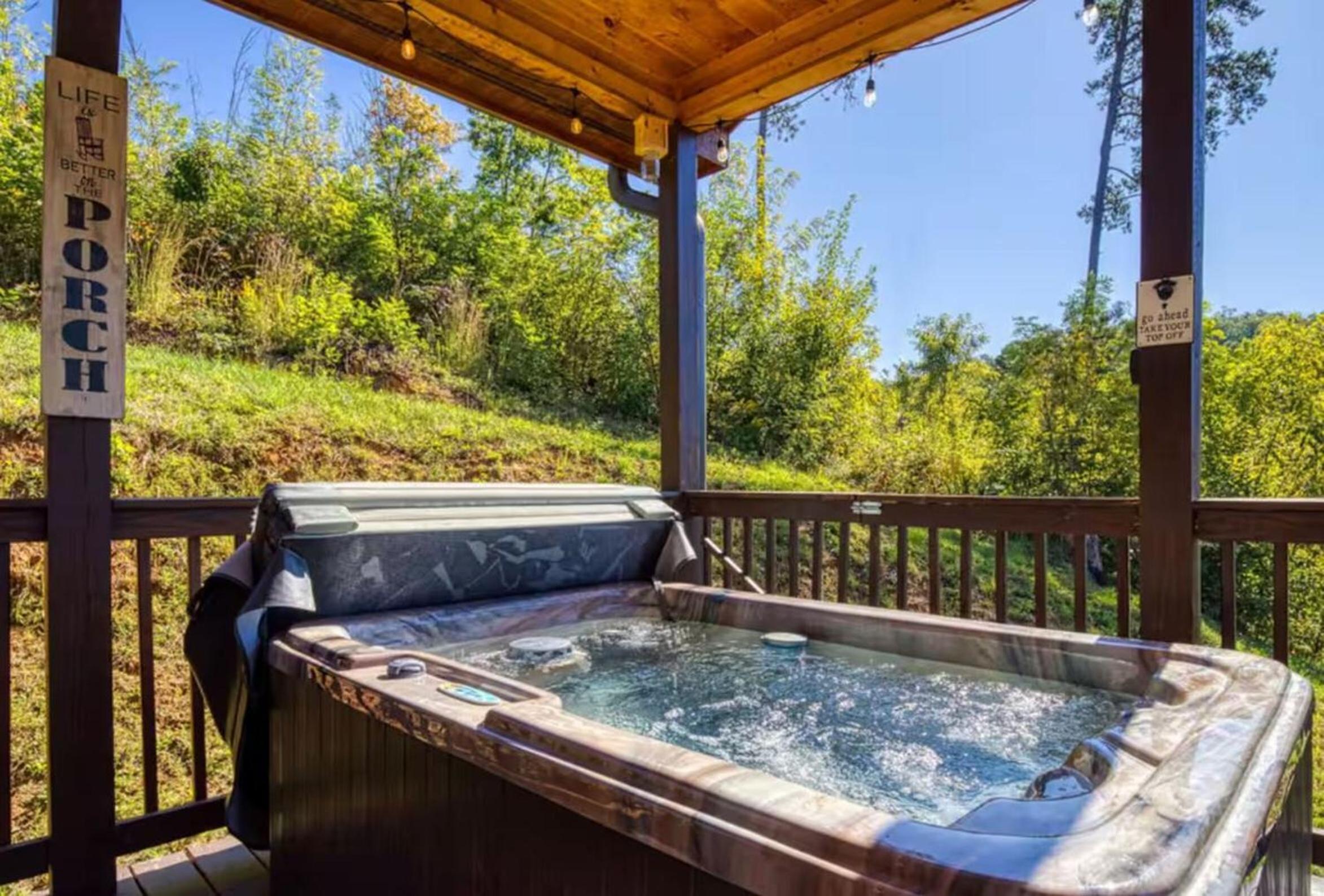 Timber Log Cabin Hot Tub,Pool Table Games MORE