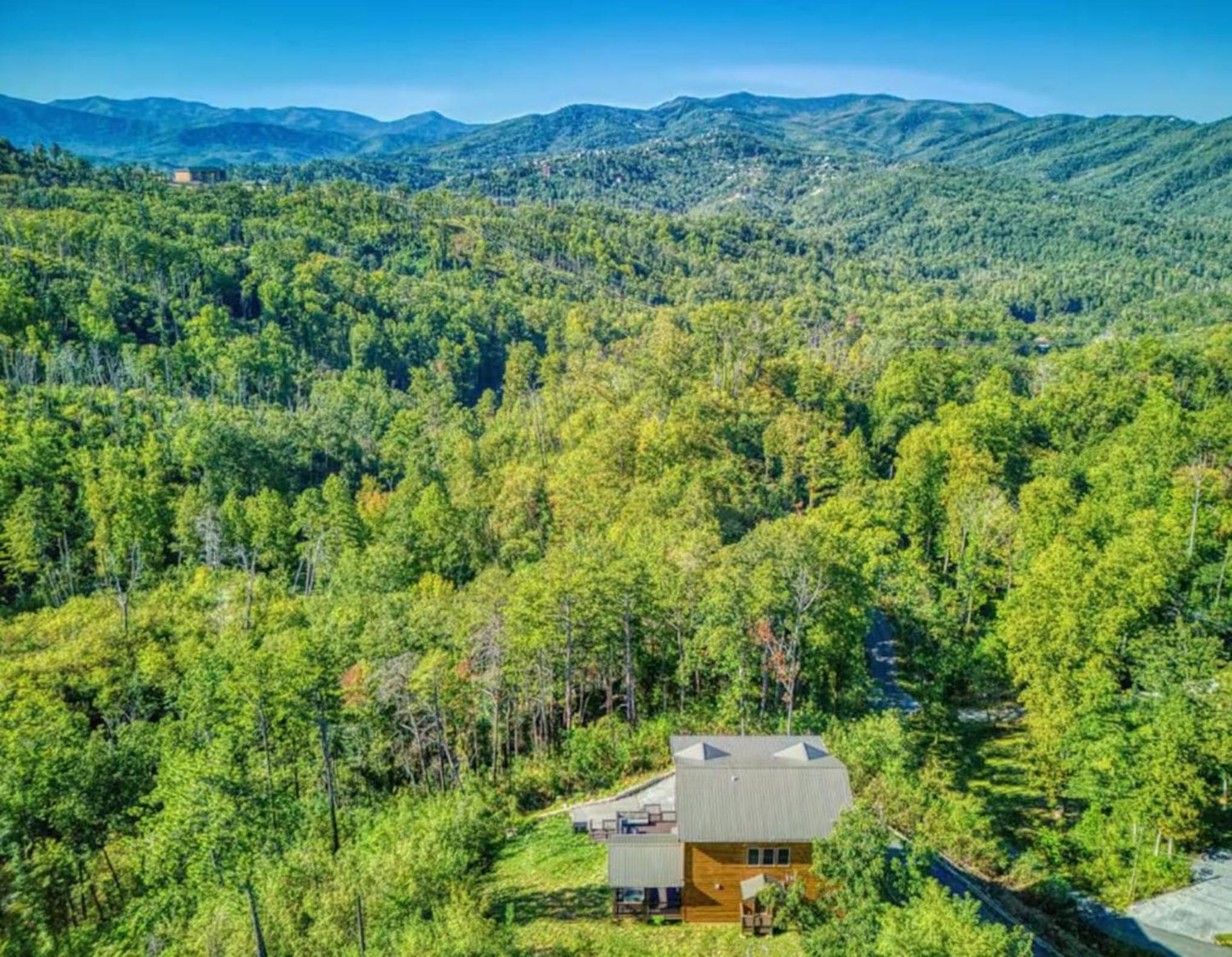 Timber Log Cabin Hot Tub,Pool Table Games MORE