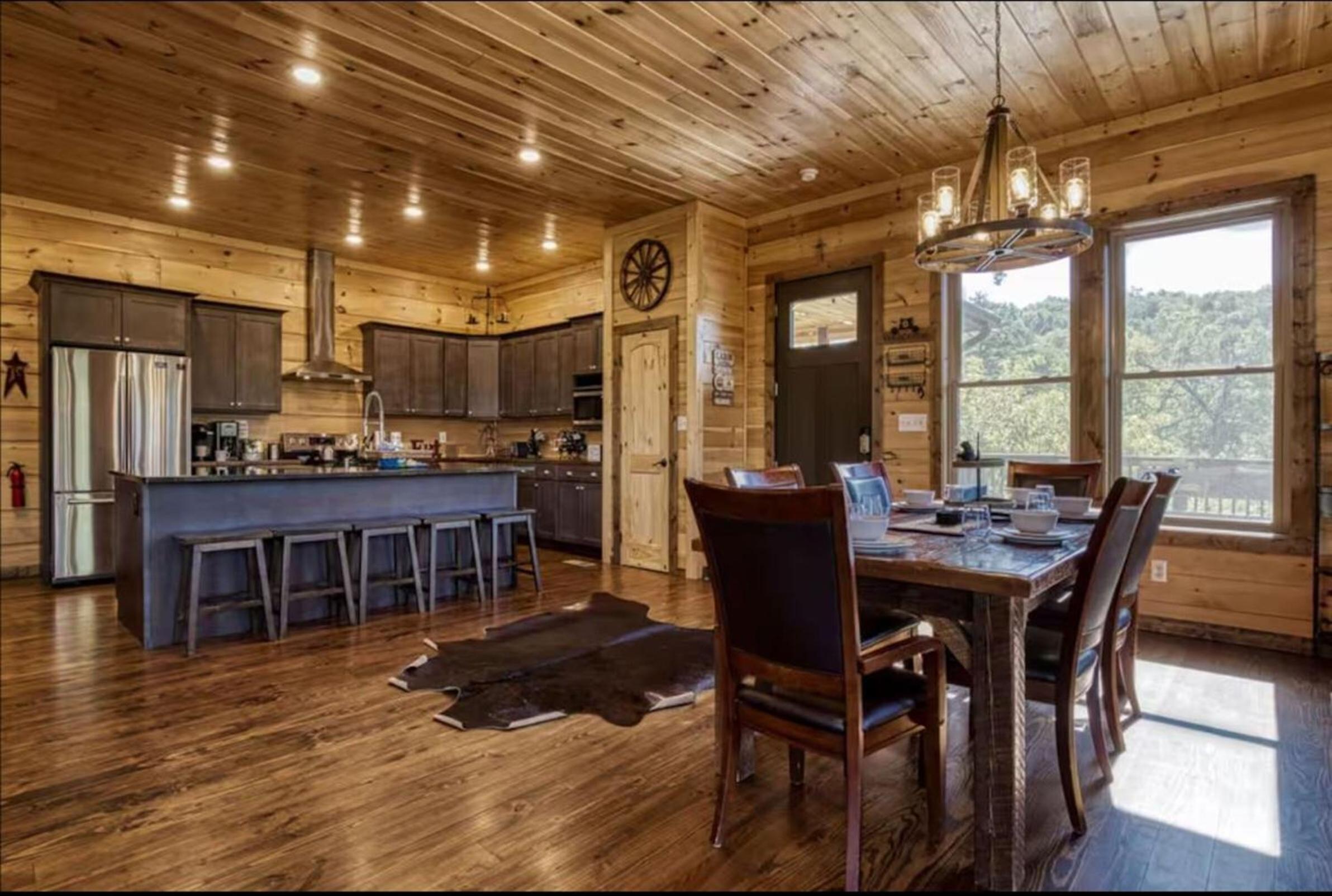 Timber Log Cabin Hot Tub,Pool Table Games MORE
