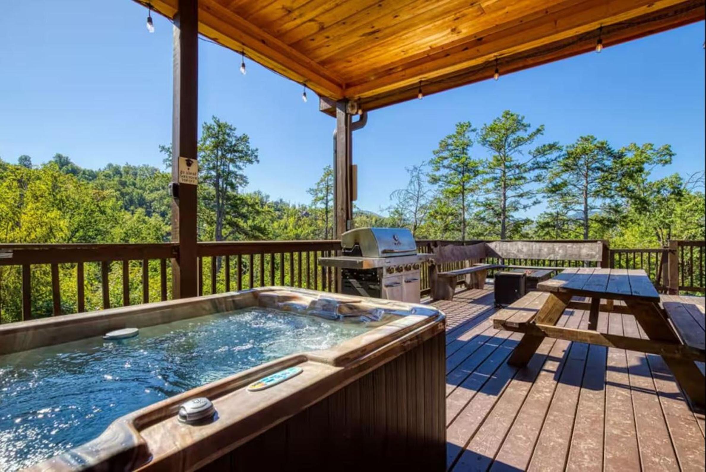 Timber Log Cabin Hot Tub,Pool Table Games MORE
