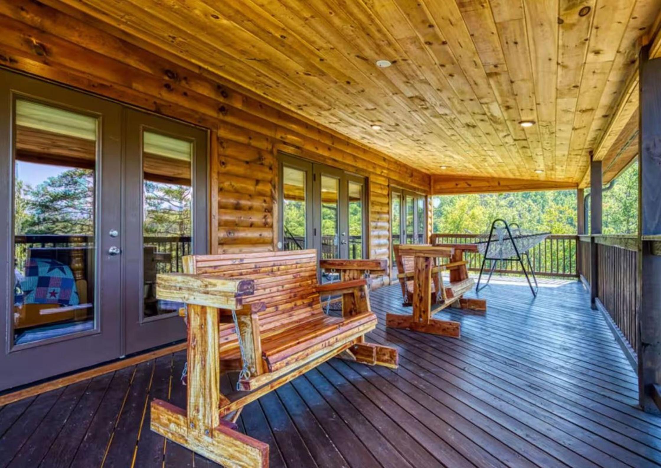 Timber Log Cabin Hot Tub,Pool Table Games MORE