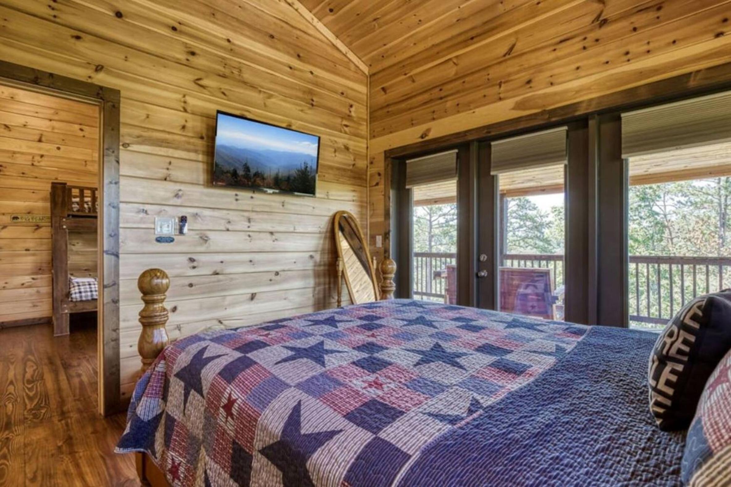 Timber Log Cabin Hot Tub,Pool Table Games MORE