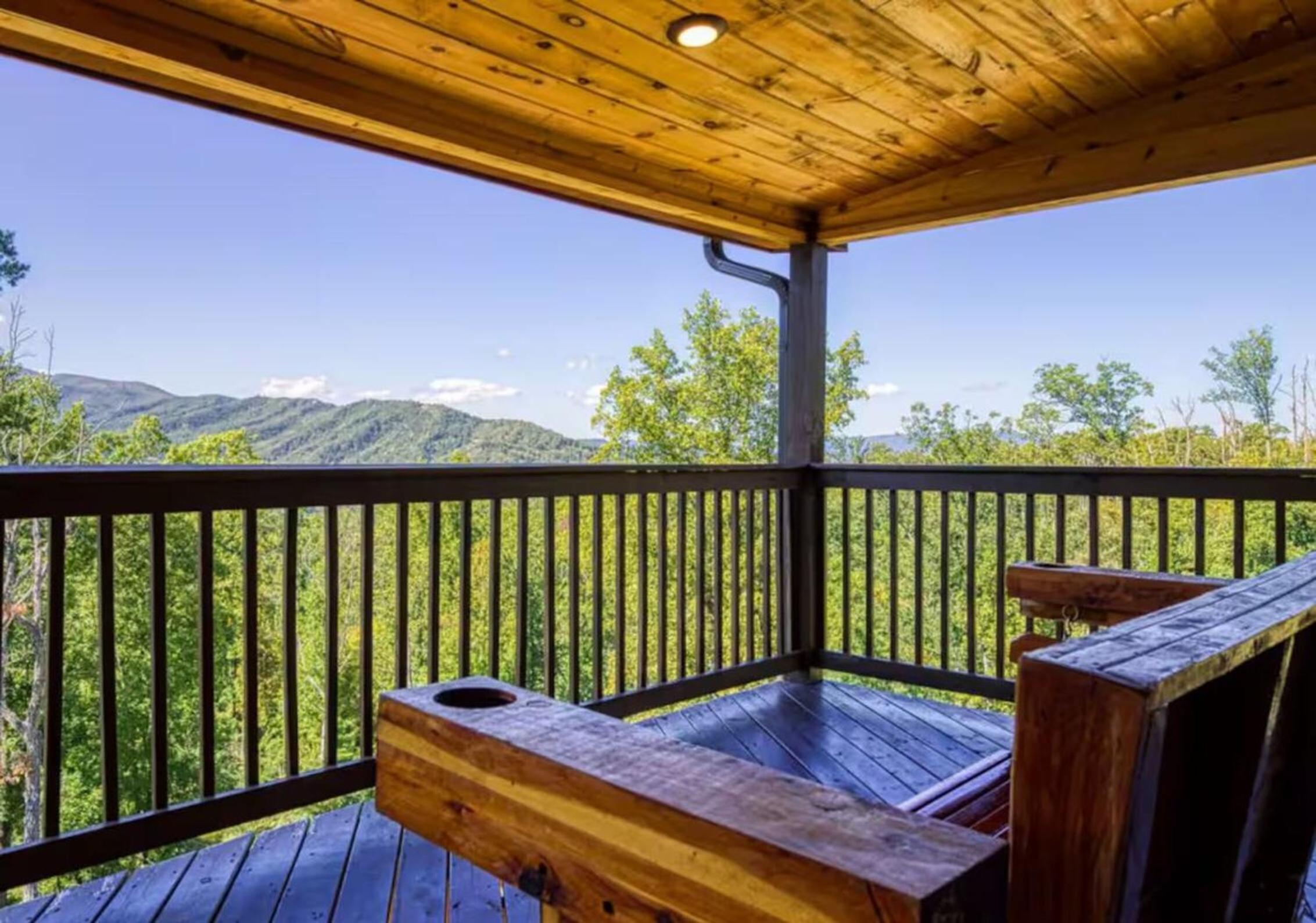 Timber Log Cabin Hot Tub,Pool Table Games MORE