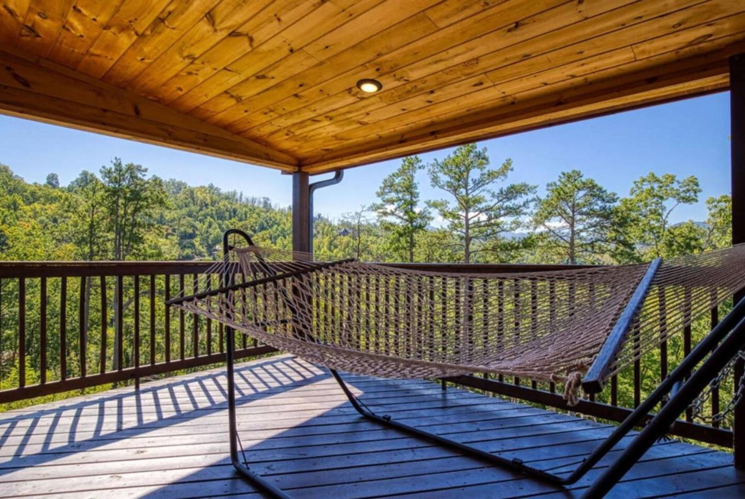 Timber Log Cabin Hot Tub,Pool Table Games MORE