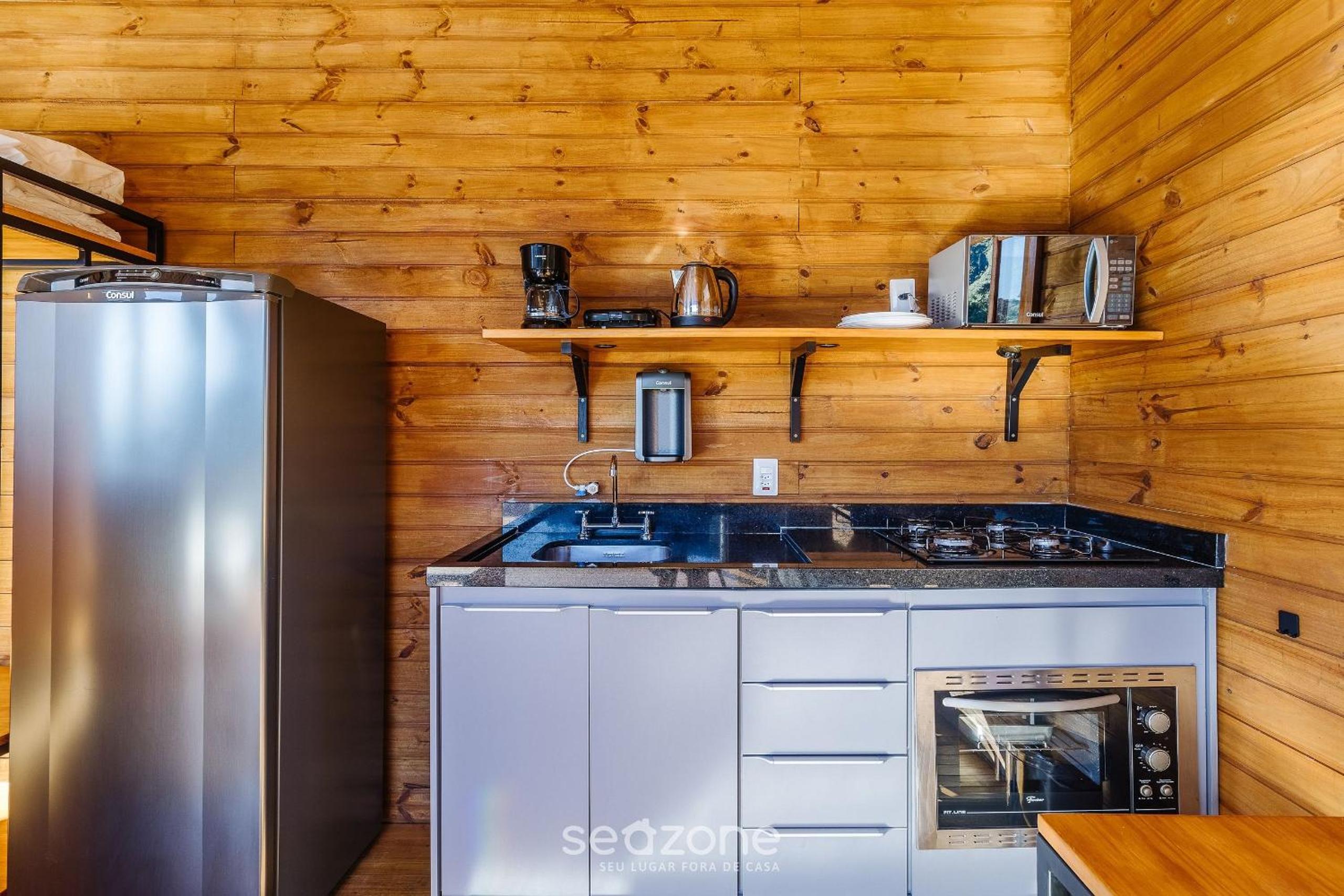 Cozy cabin with jacuzzi and fireplace – VST019