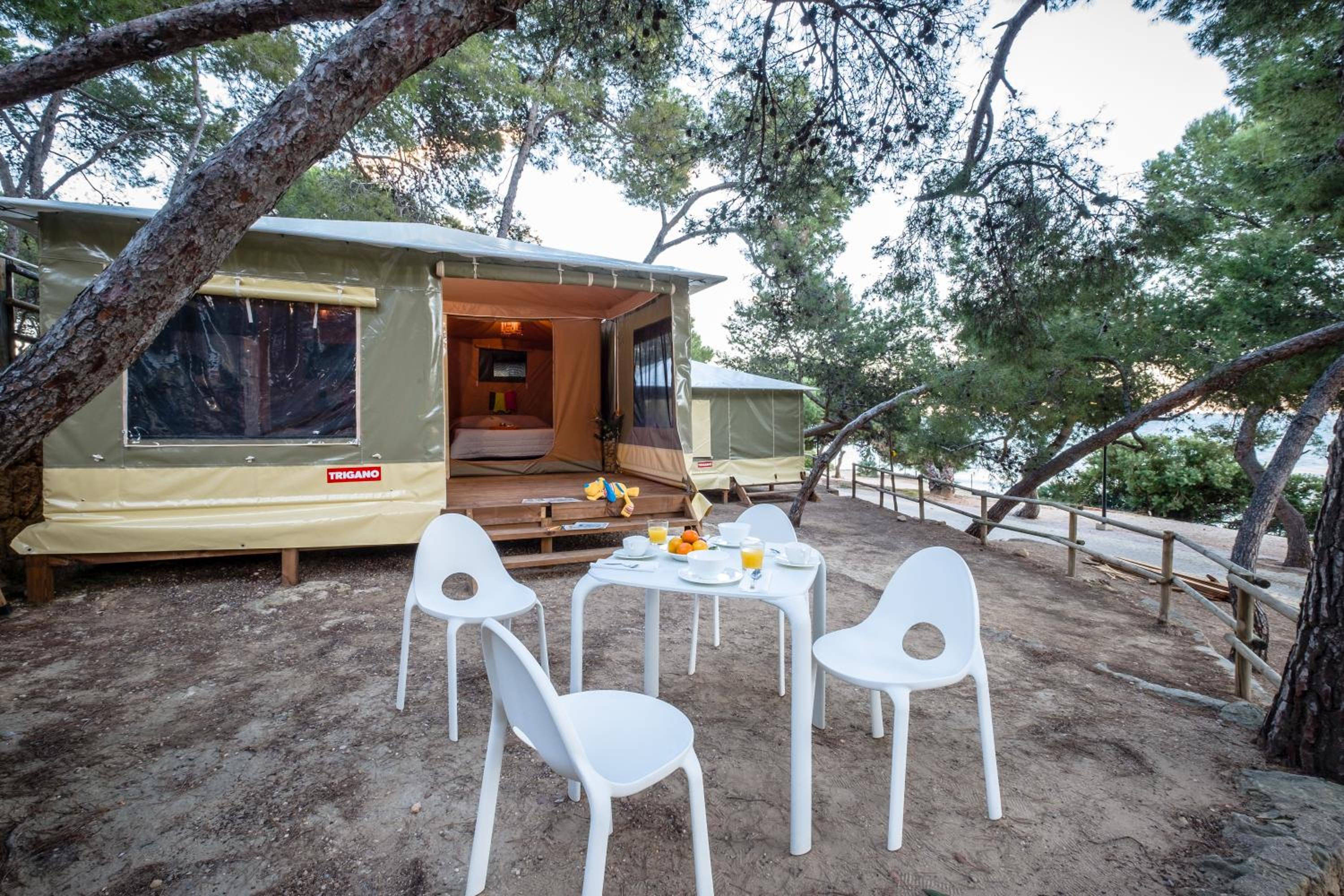 Camping Estival Torre de la Mora