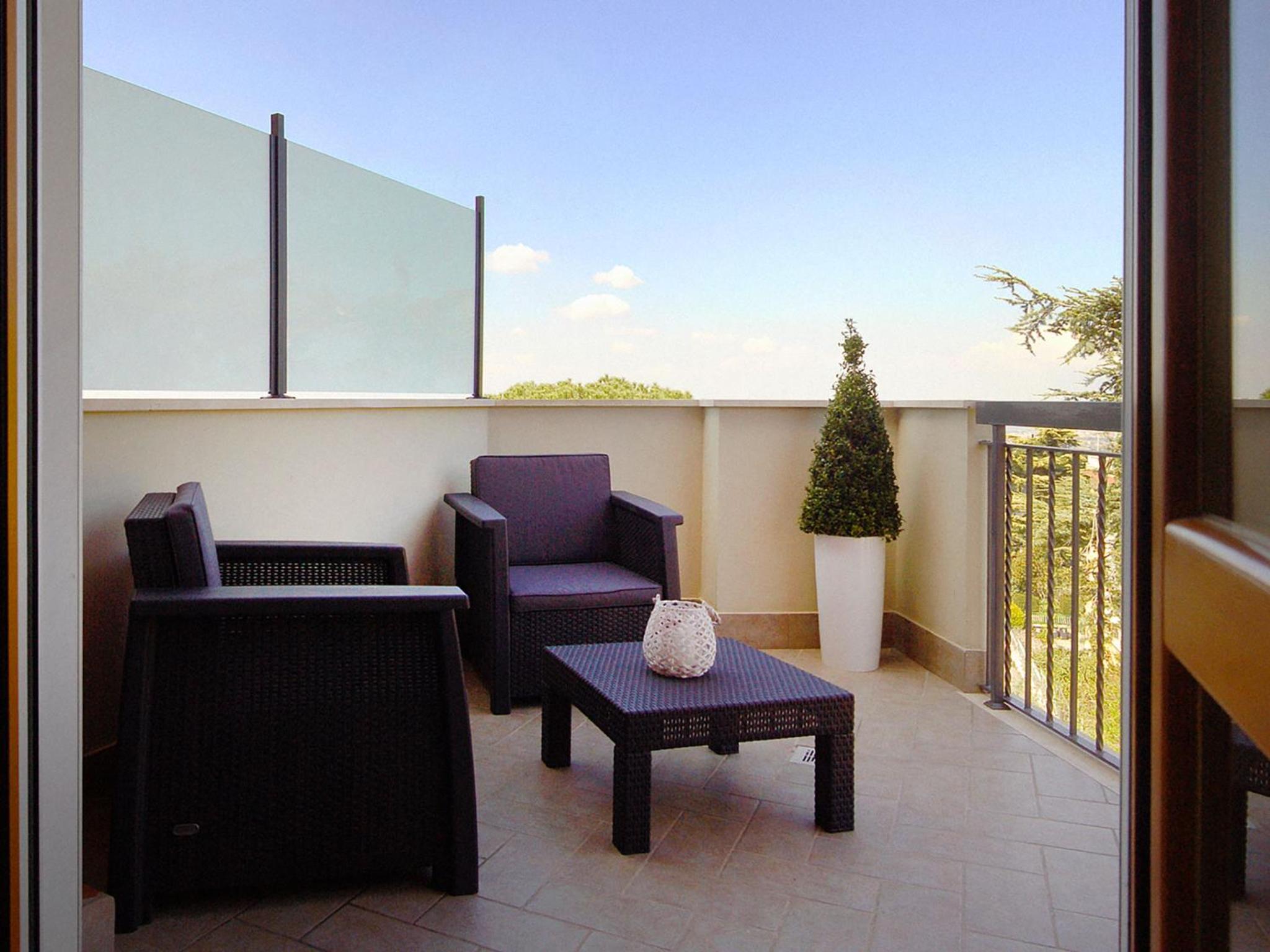 balcony