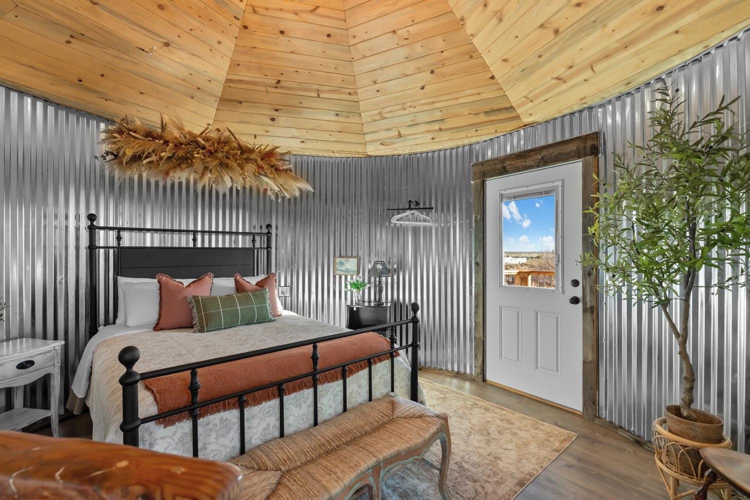 Southwest Silo Stay- 1 Bedroom Near Zion & Bryce