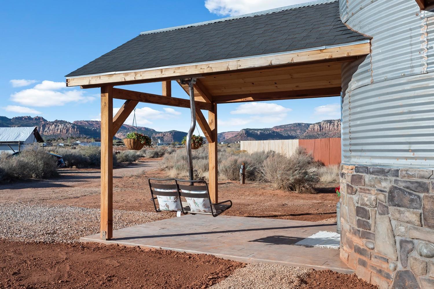 Southwest Silo Stay- 1 Bedroom Near Zion & Bryce