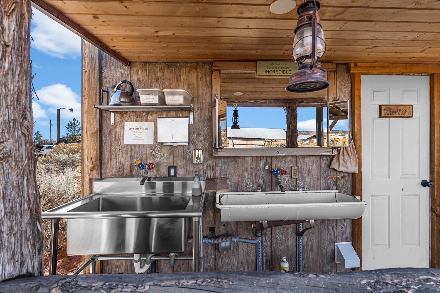 Southwest Silo Stay- 1 Bedroom Near Zion & Bryce