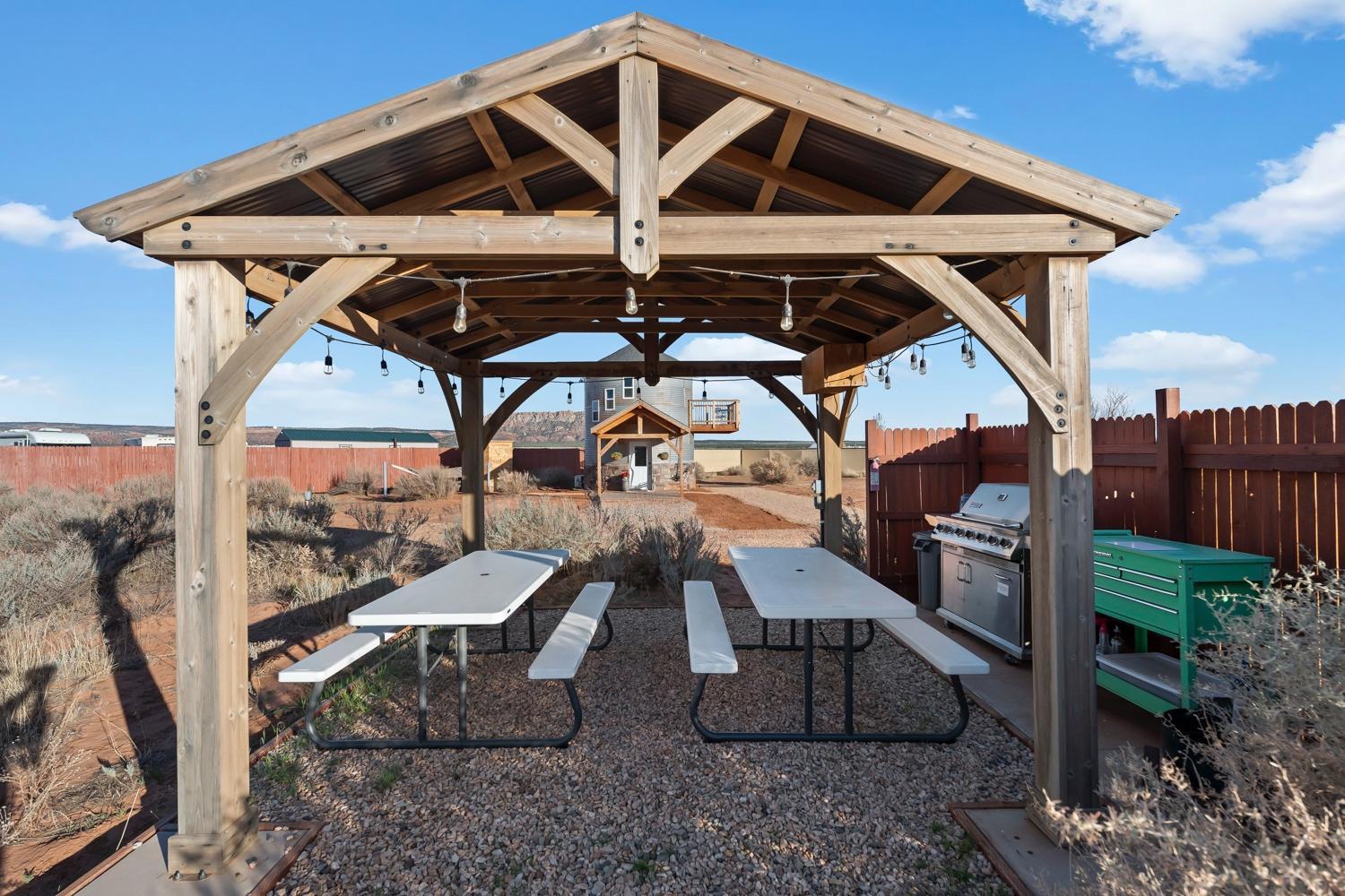 Southwest Silo Stay- 1 Bedroom Near Zion & Bryce