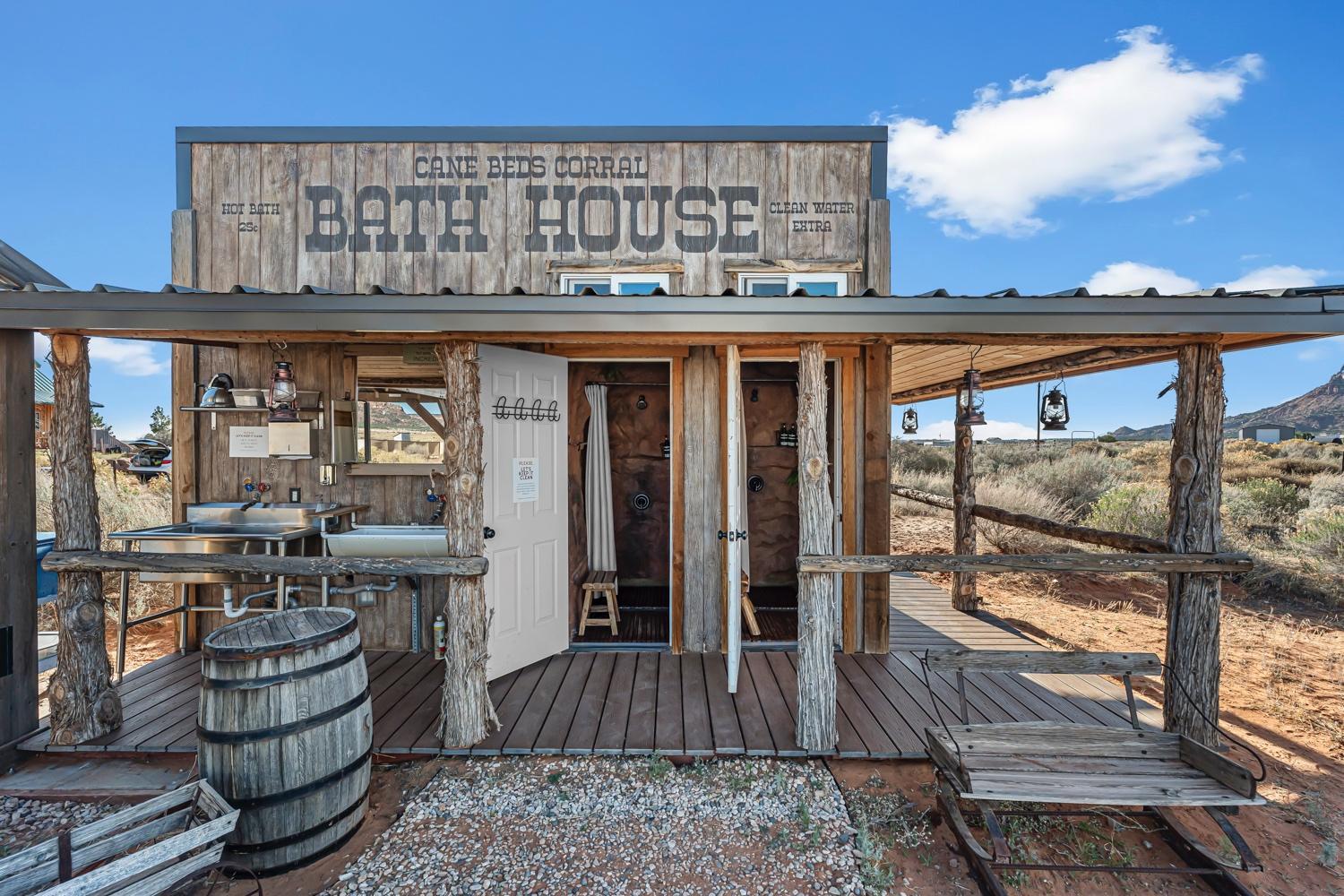 Southwest Silo Stay- 1 Bedroom Near Zion & Bryce