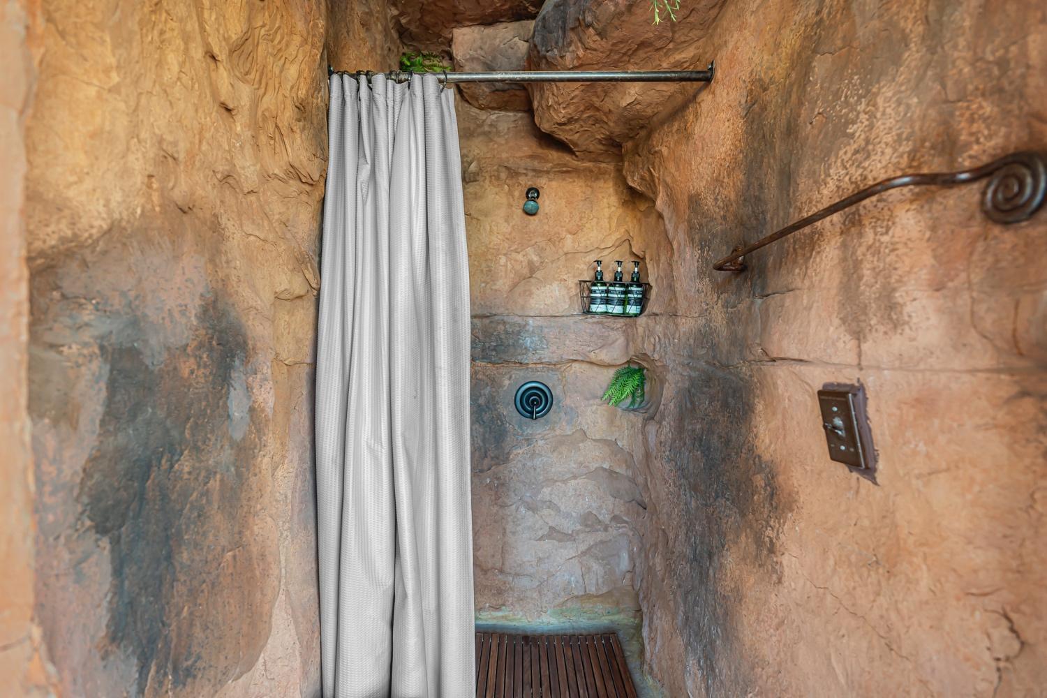Southwest Silo Stay- 1 Bedroom Near Zion & Bryce
