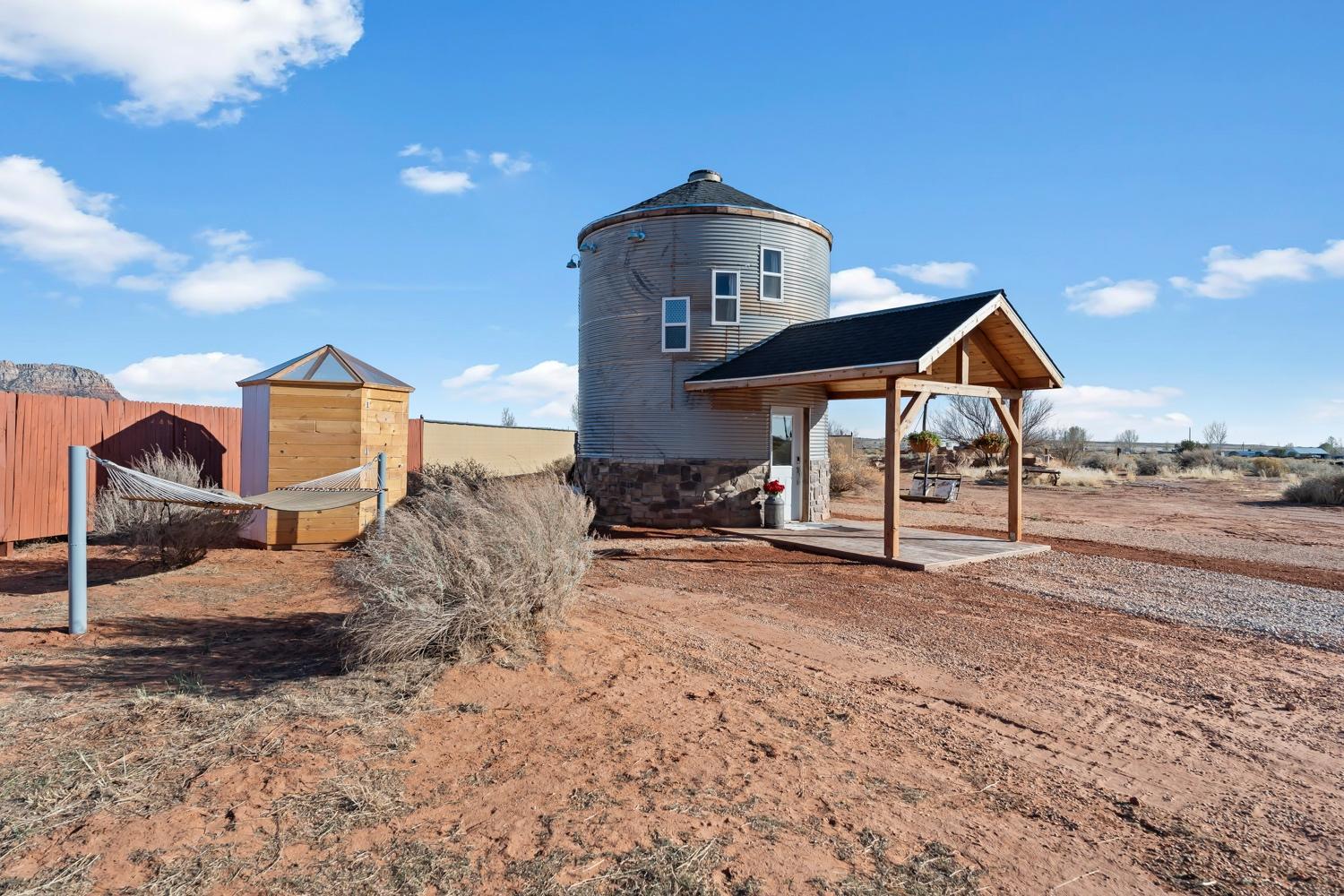 Southwest Silo Stay- 1 Bedroom Near Zion & Bryce