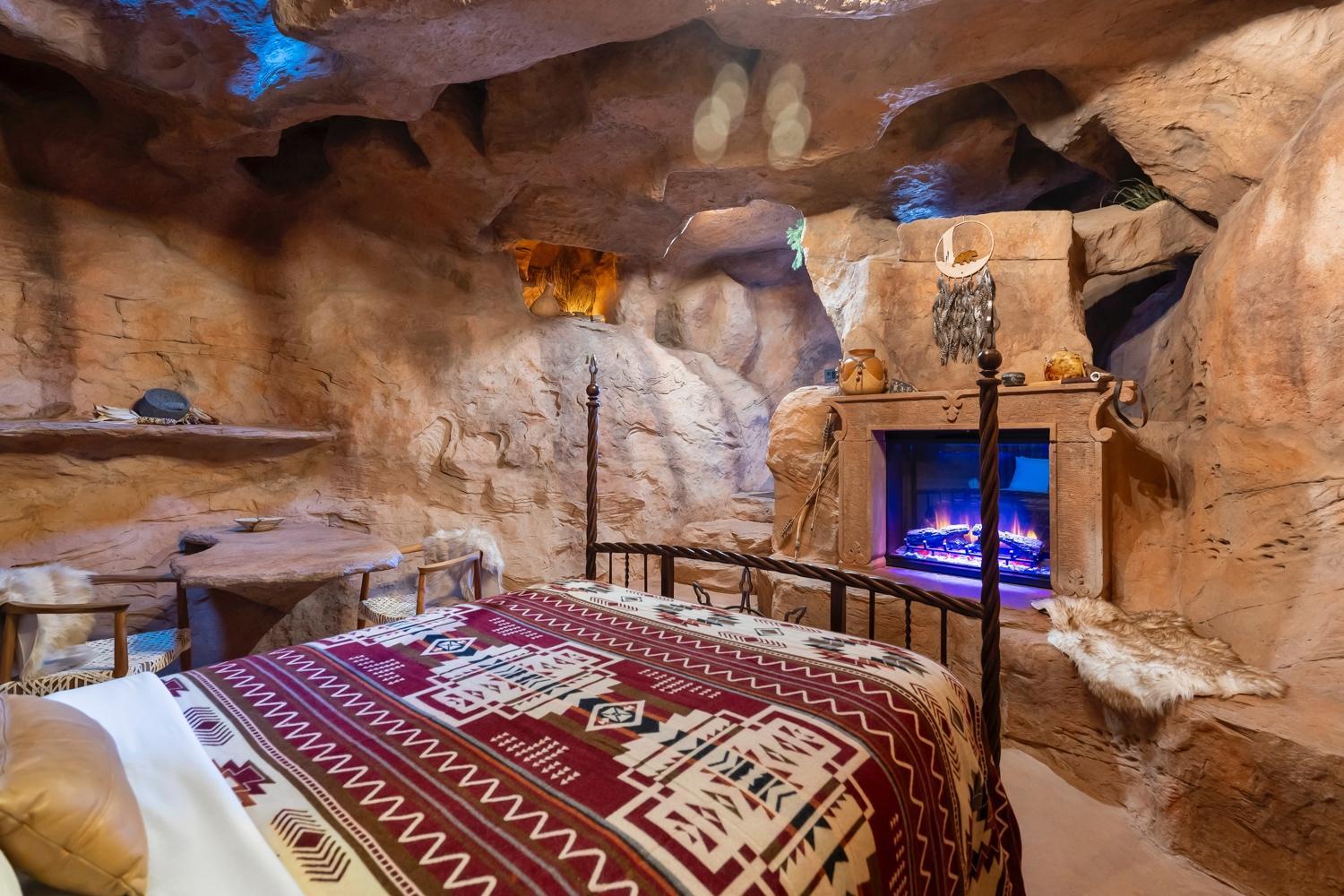 Cave Dwellers- Zions' Only Hand-Sculpted Cave