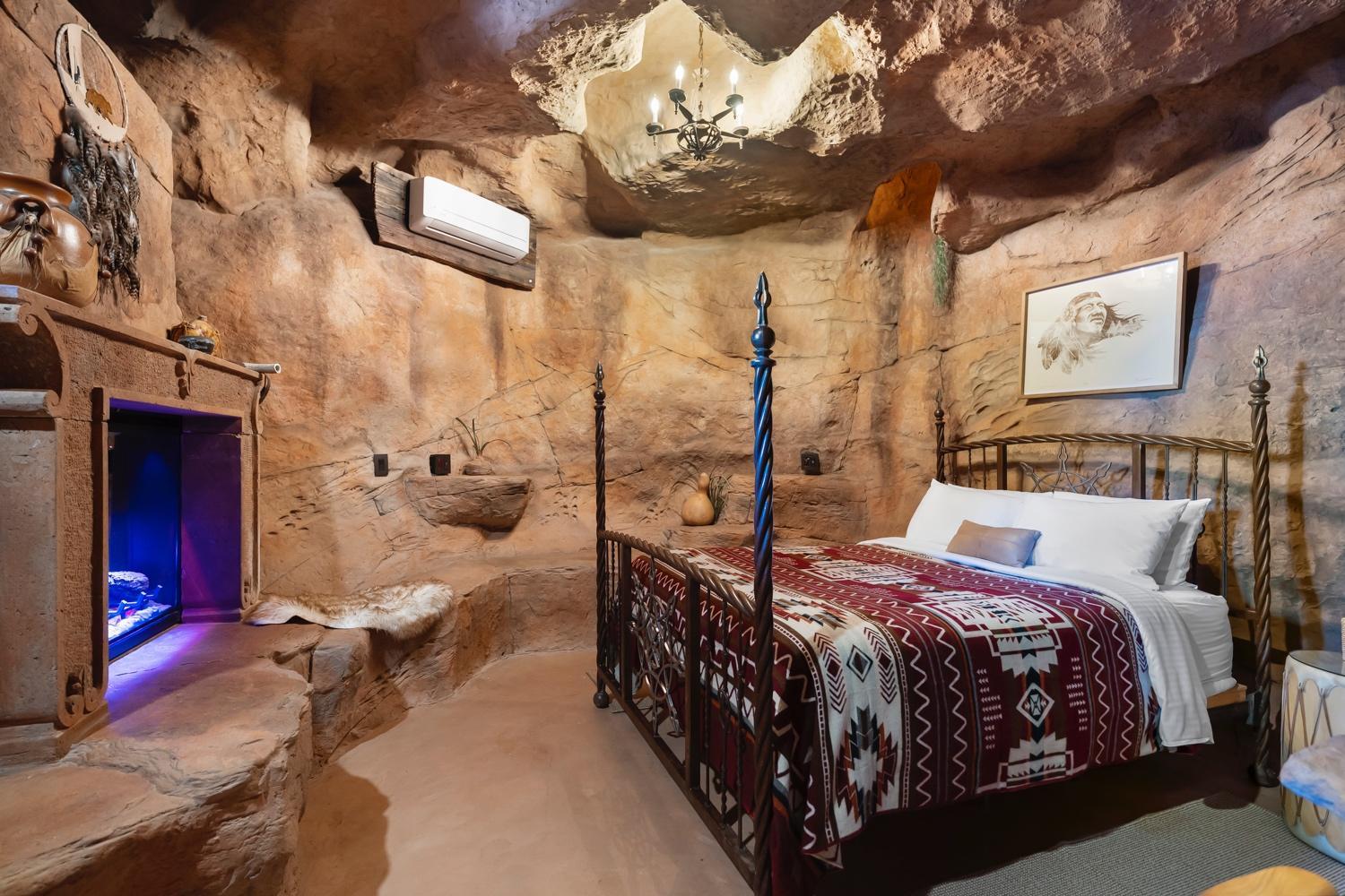 Cave Dwellers- Zions' Only Hand-Sculpted Cave