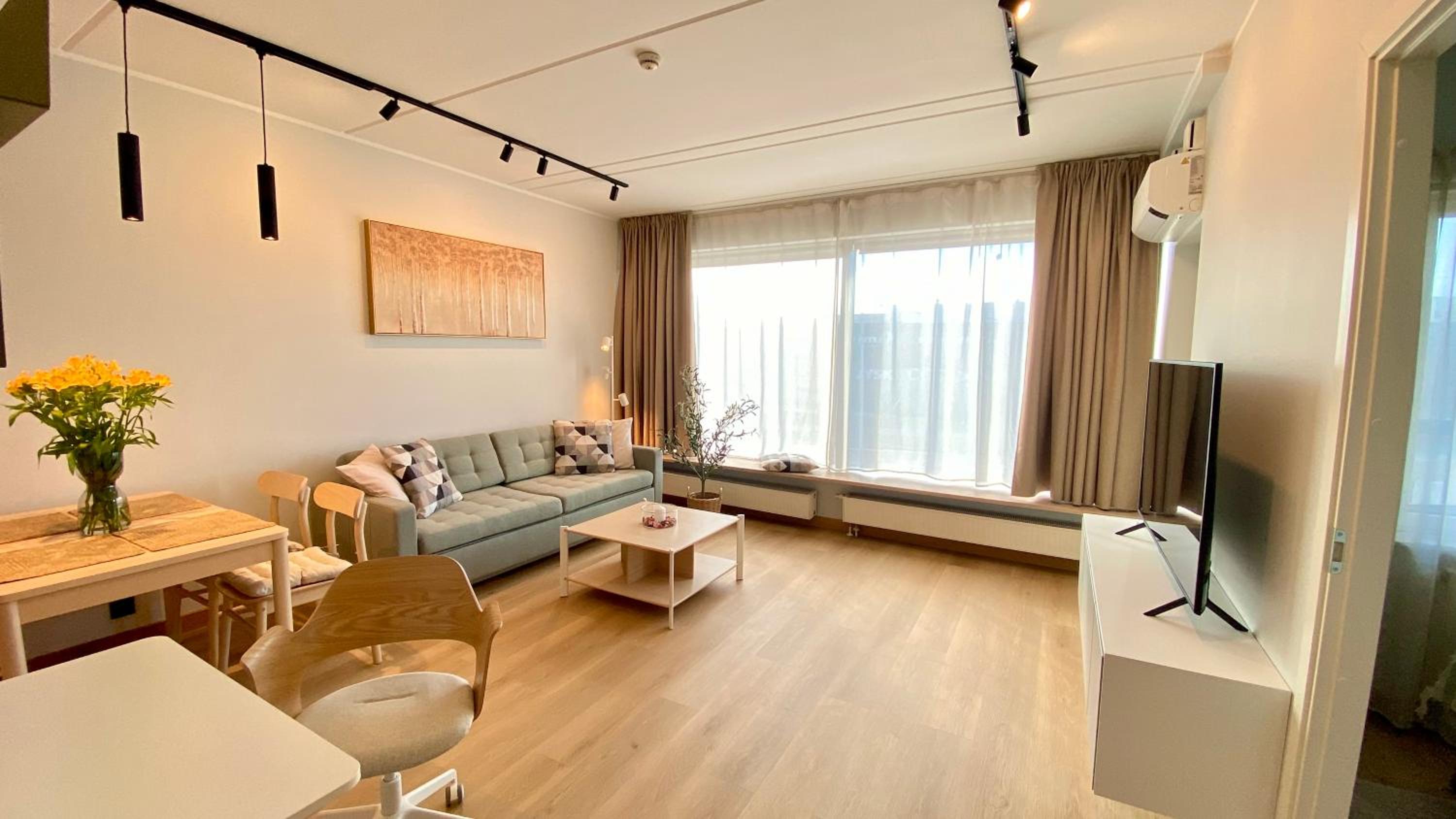 Lootsi Haven - Modern City Apartment with Free Parking