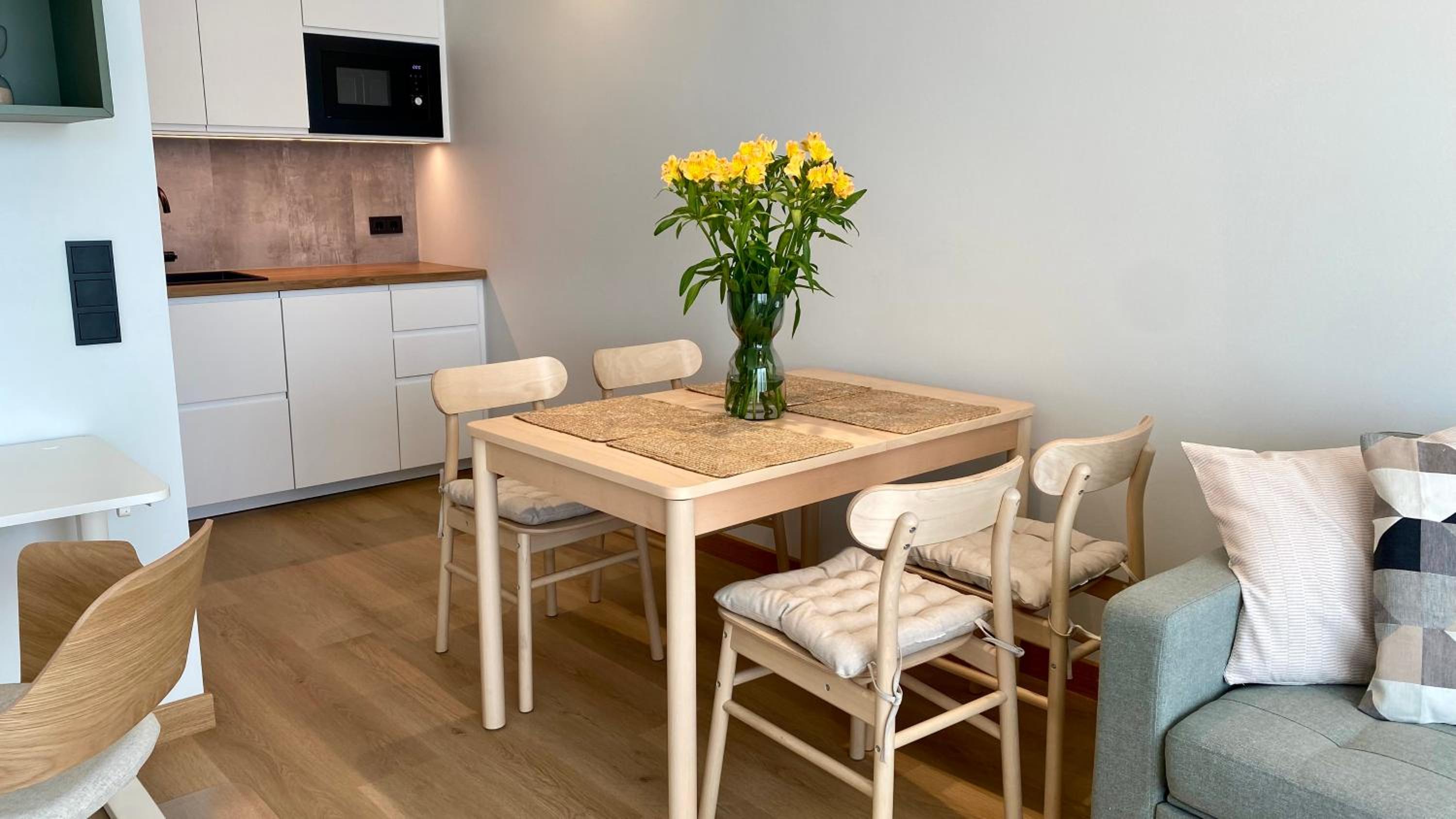 Lootsi Haven - Modern City Apartment with Free Parking