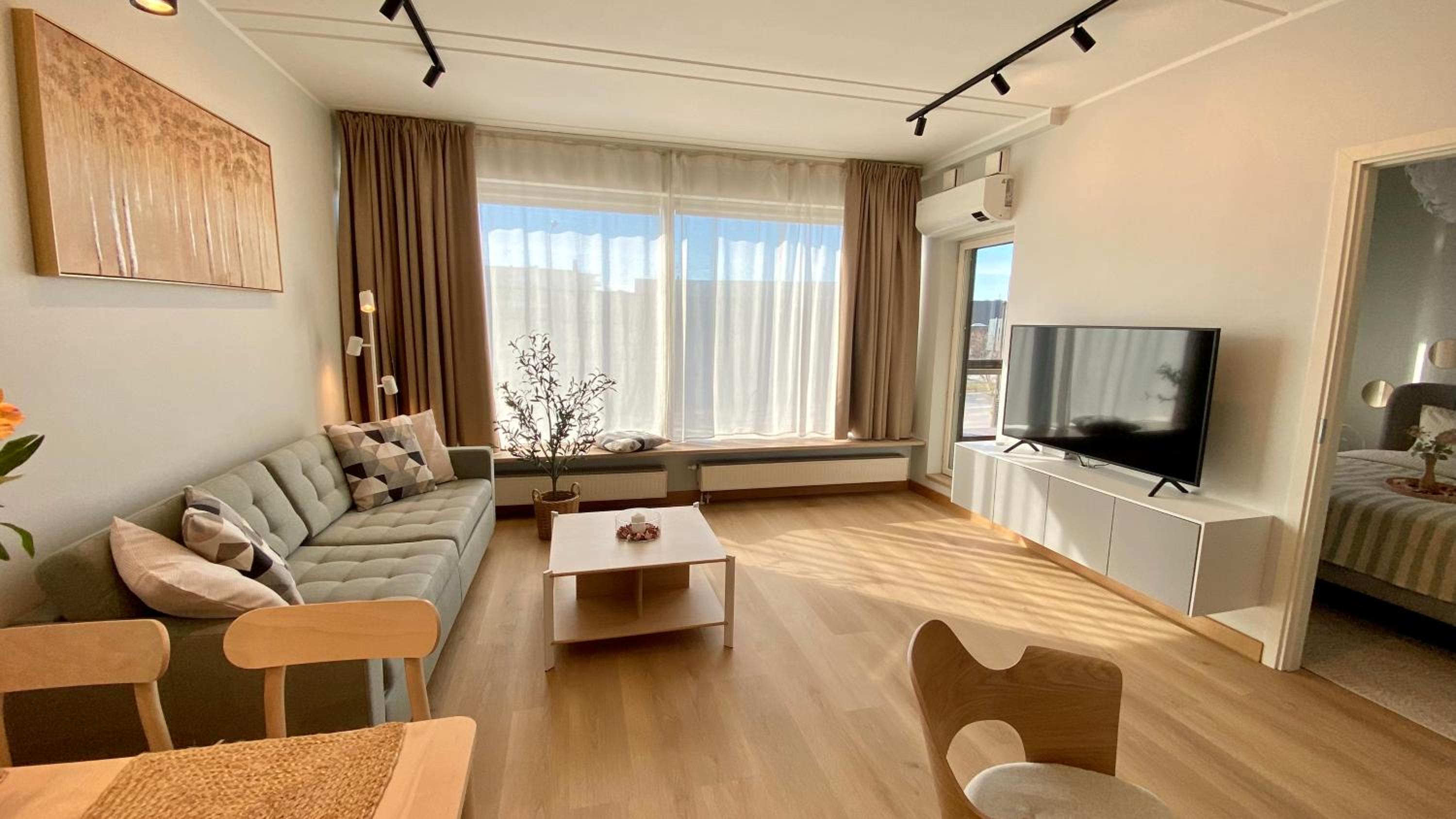 Lootsi Haven - Modern City Apartment with Free Parking