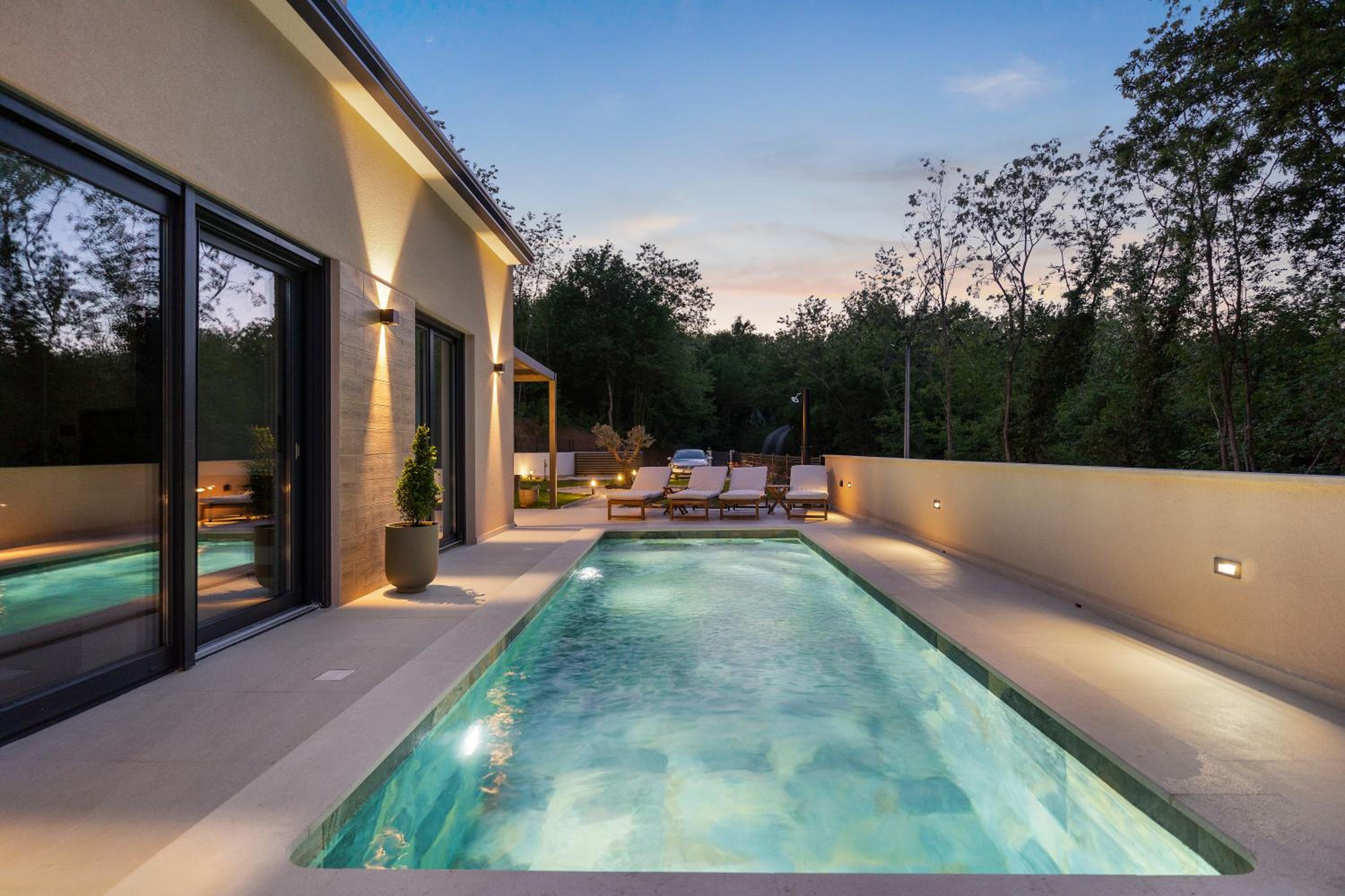 Charming Villa Harmonia with Heated pool and Indoor Jacuzzi surrounded by nature