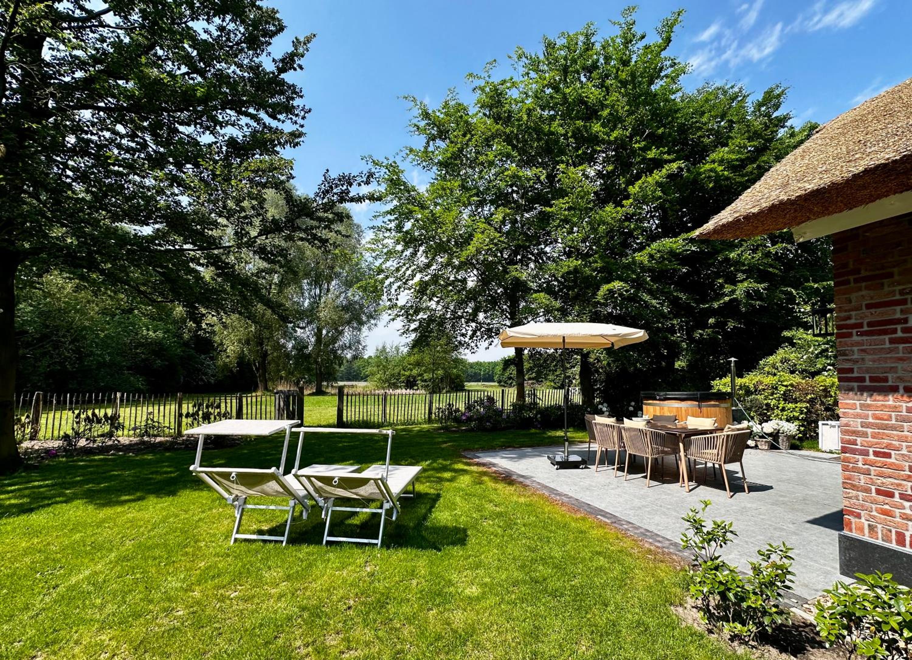 Landhuisje ter Heide - charming cottage with hottub