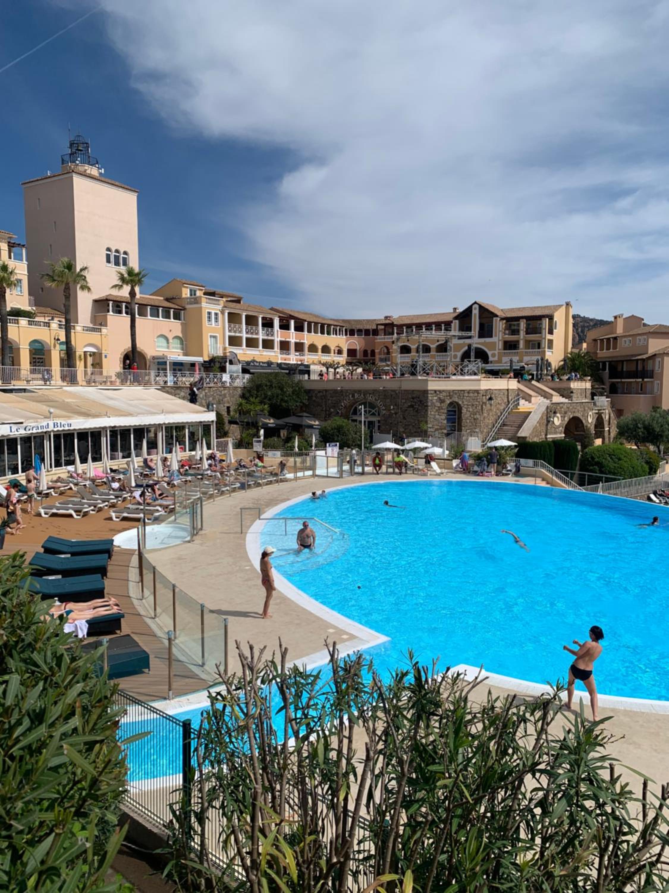 CAP ESTÉREL Famille - Multisports- Appartement 4 personnes en Rez de Jardin - vue Mer -Terrasse -Parking -