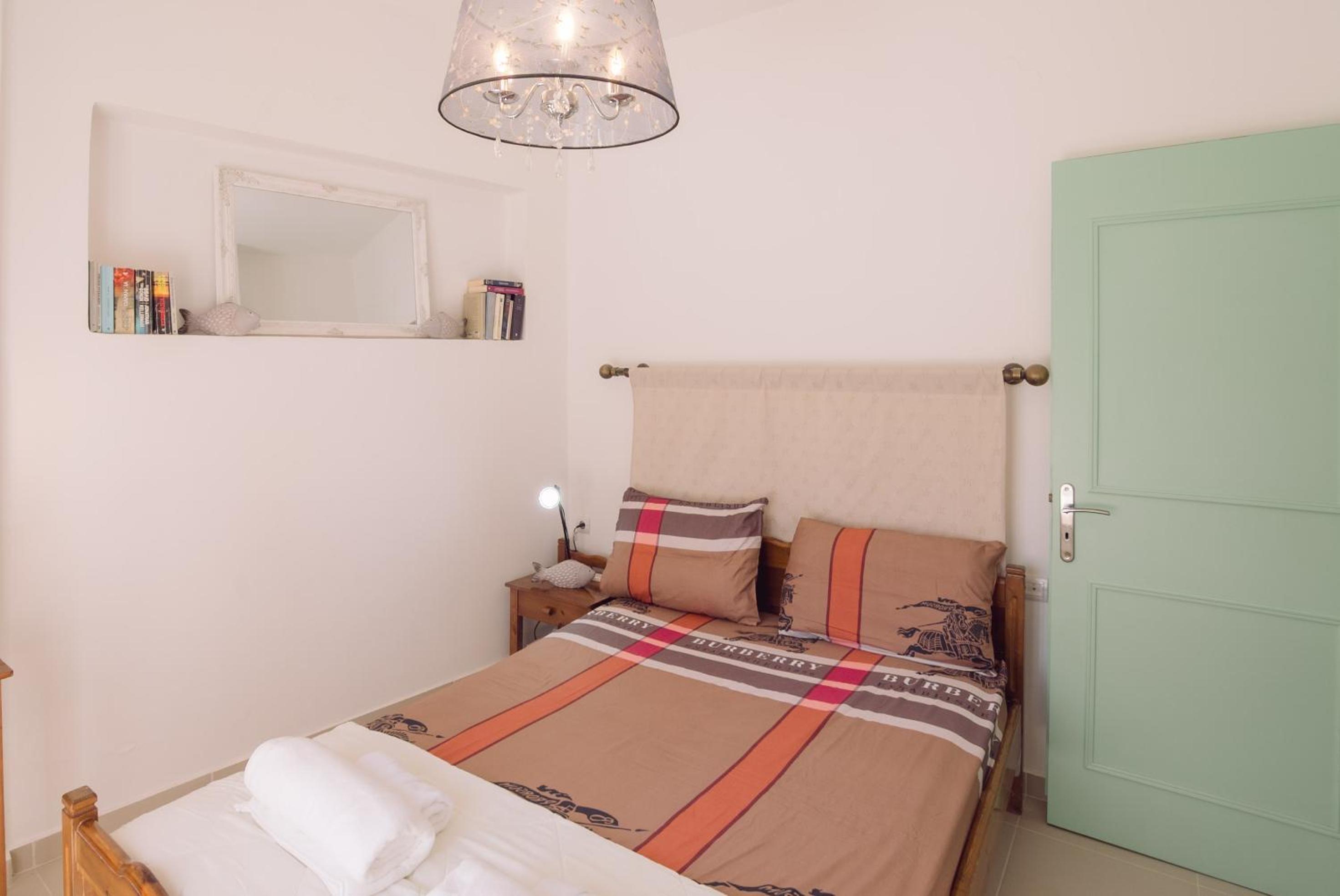 ARETOUSA Seafront House