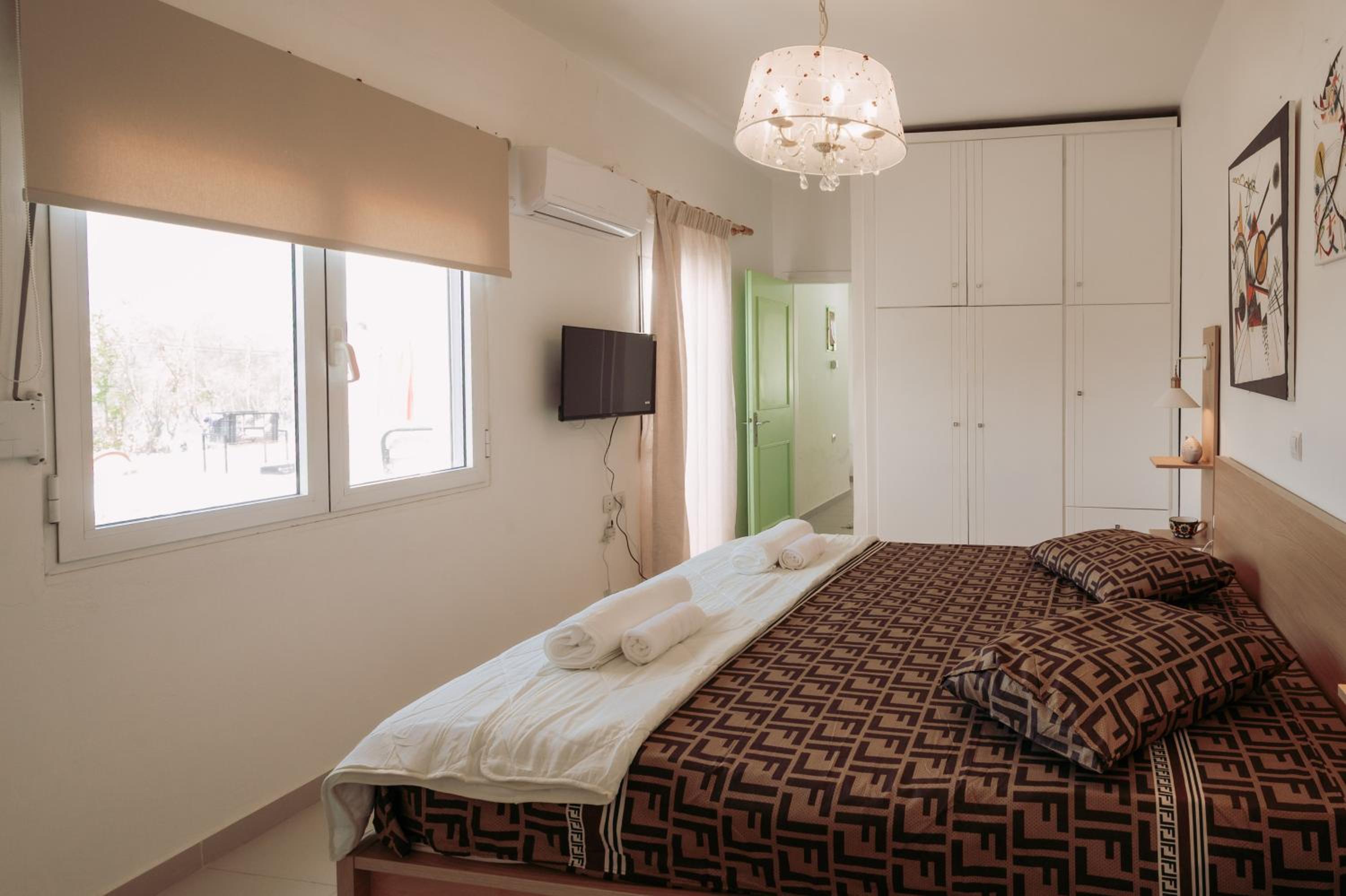 ARETOUSA Seafront House