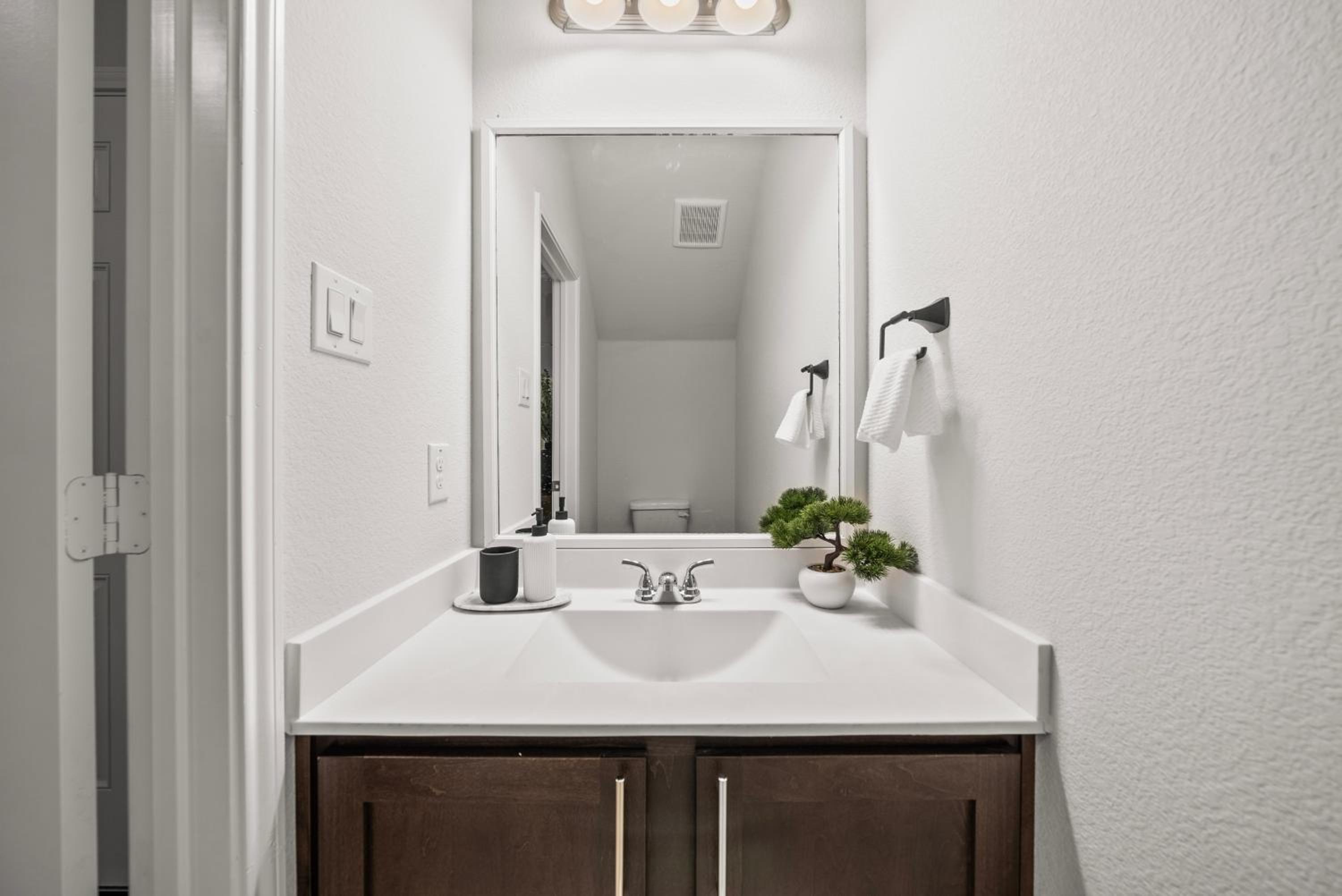 Luxurious 4 Bed Duplex Getaway!